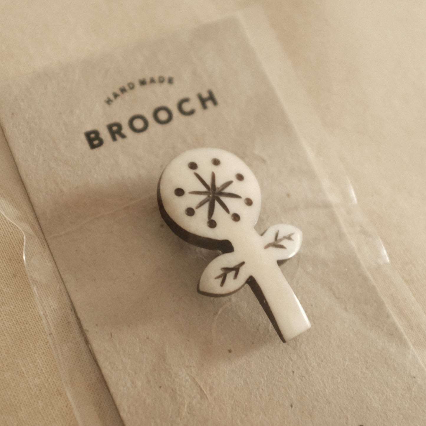 Akorat Japan Bone Brooch Flower