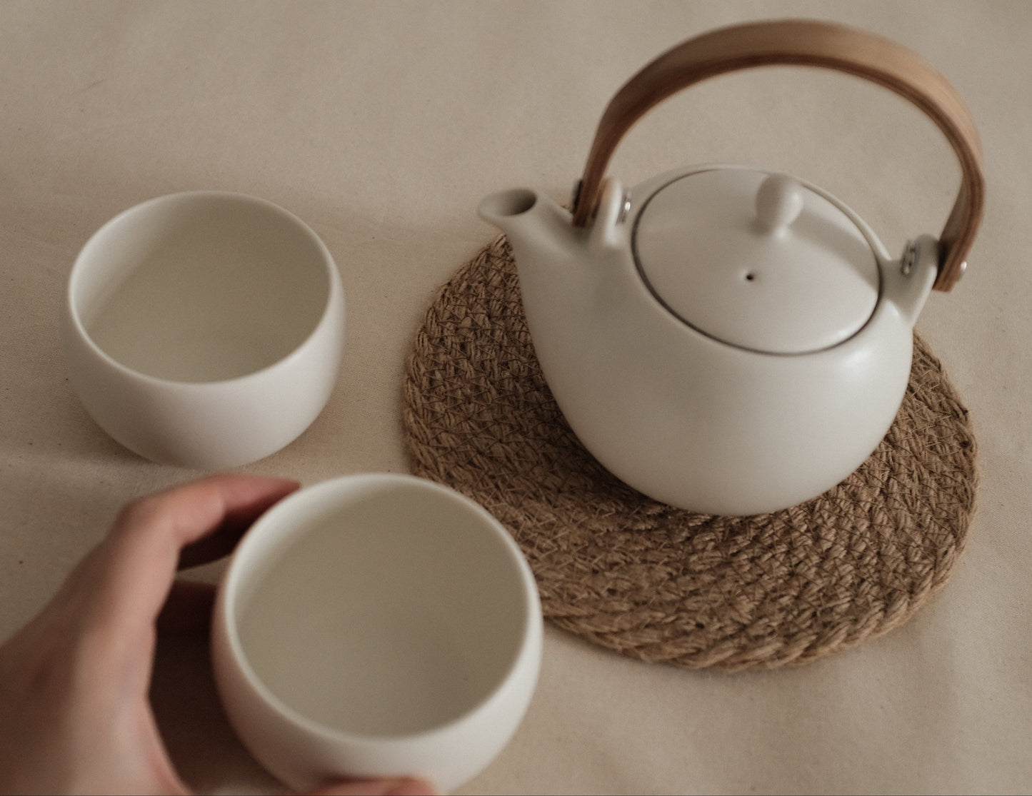 SALIU JAPAN Yui White Teapot Gift Set Minoware