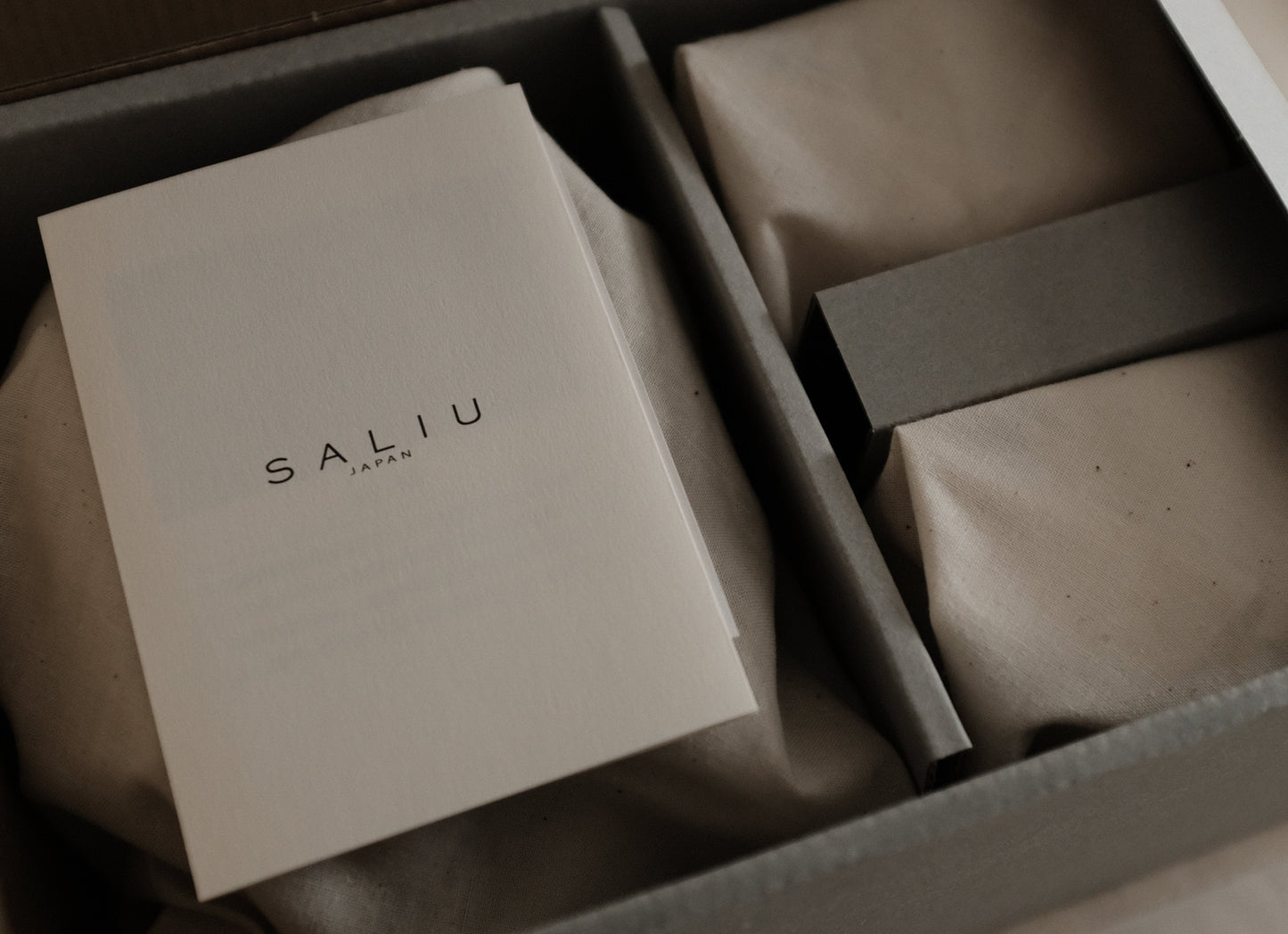 SALIU JAPAN Yui White Teapot Gift Set Minoware