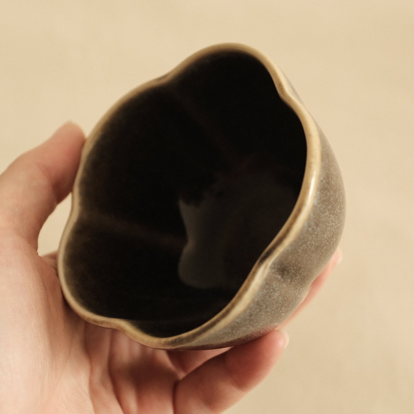 East Table Dolce Kiln Change Glaze Ume Plum Shape Goma Sesame Small Bowl
