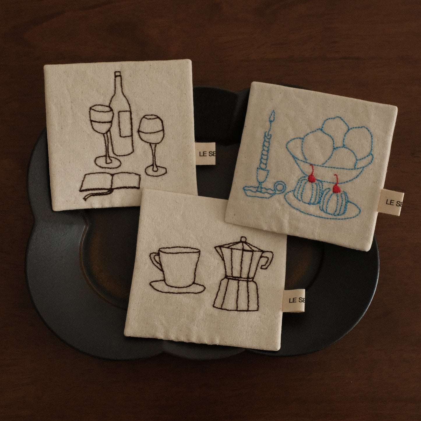 Le Serein Canele Dessert Fruits Candle Pattern Hand Embroidered French Linen Coasters Heat Insulation Table Mats Decorations