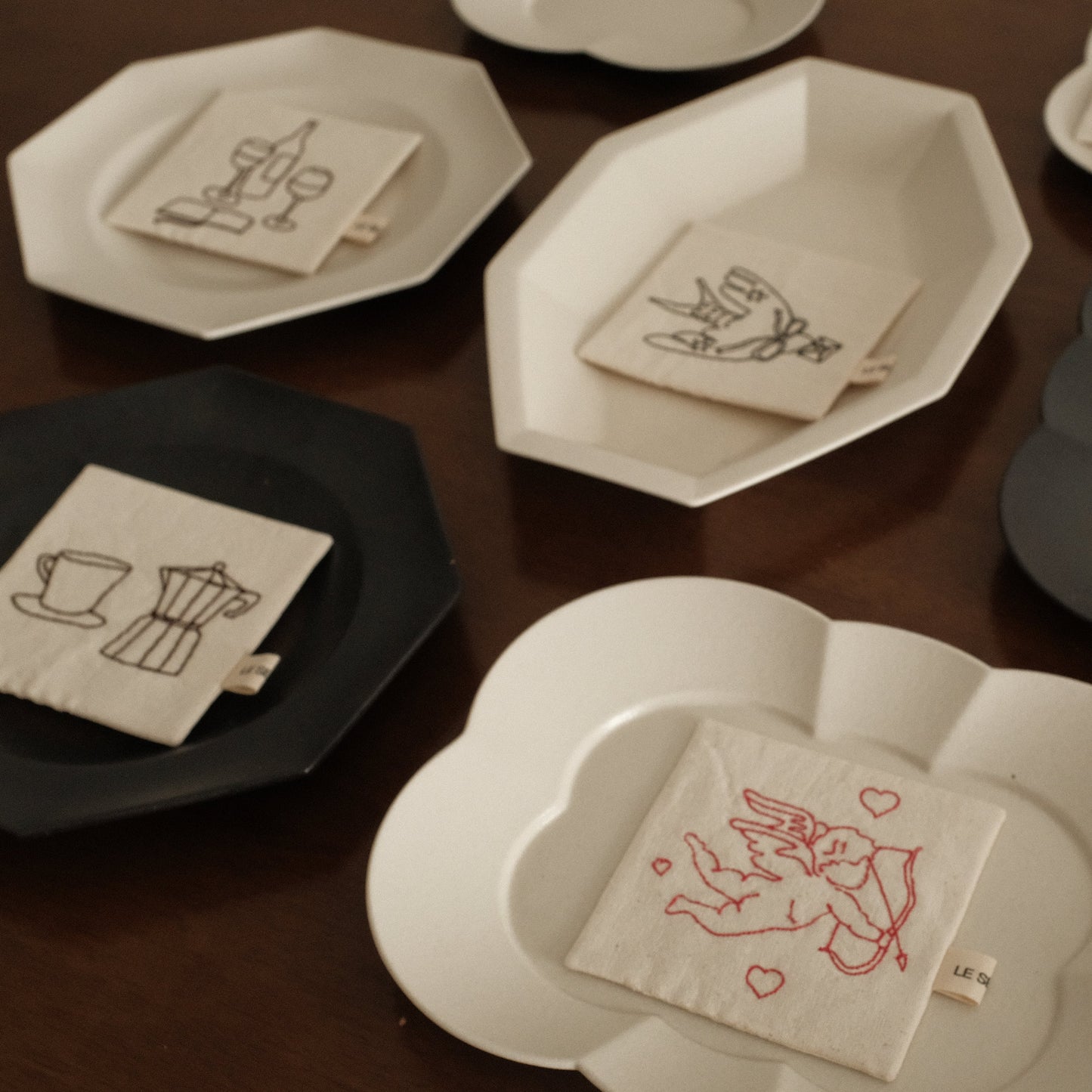 Le Serein Cupid's Love Pattern Hand Embroidered French Linen Coasters Heat Insulation Table Mats Decorations