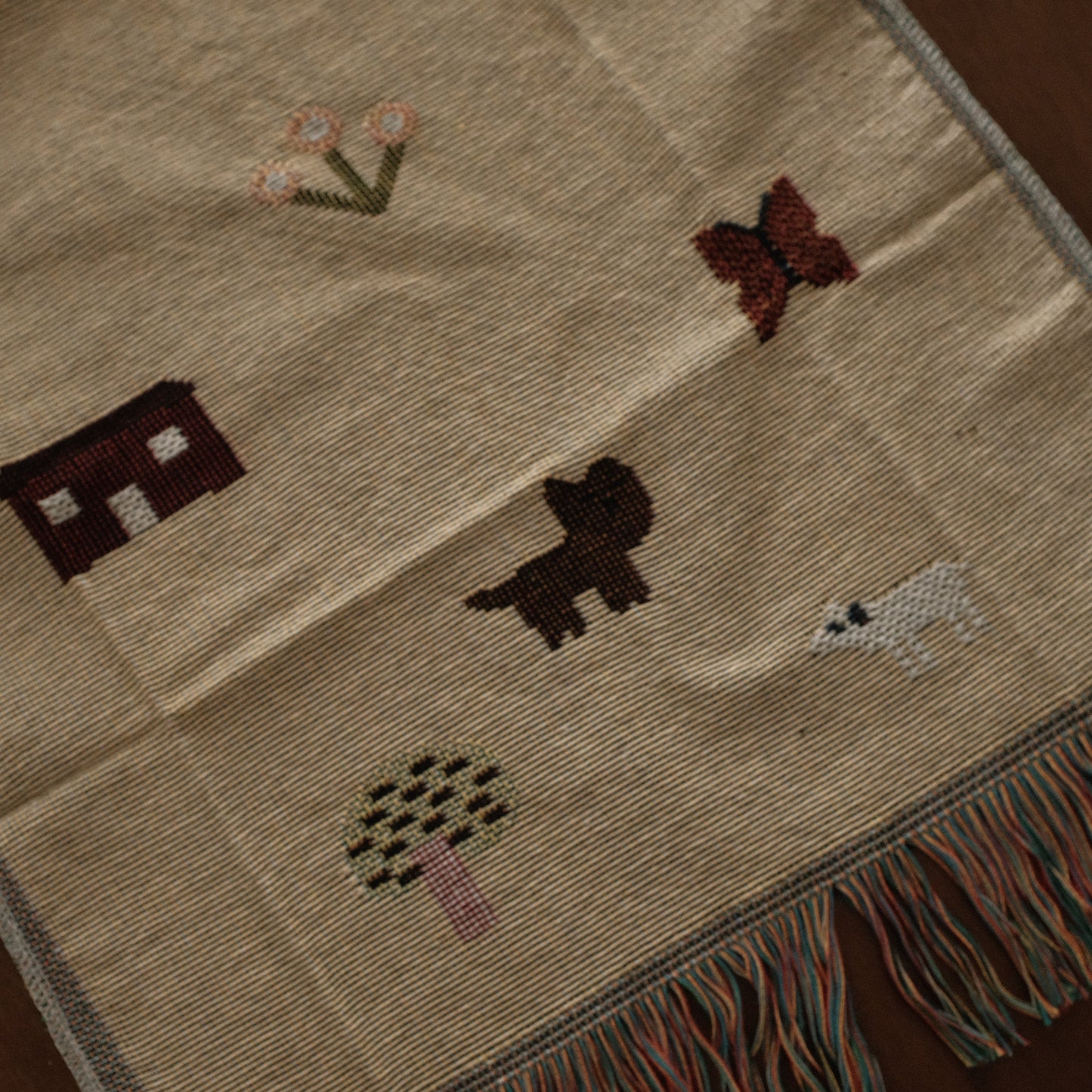 LUCIENNE Countryside View Whimsical Retro Style Decorative Knitted Tapestry Blanket with Fringe