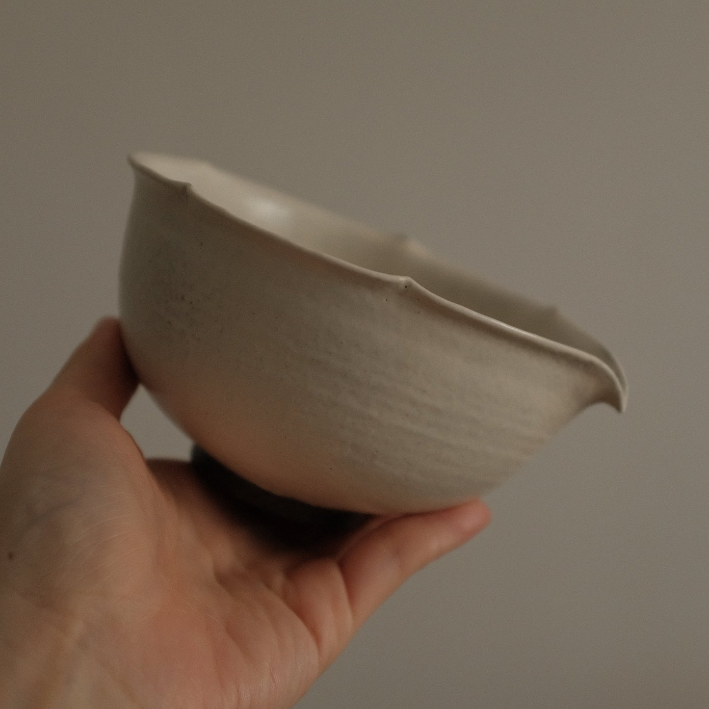 Yuli Handmade Snow White Floral Rim Katakuchi Chawan Matcha Bowl Powdered Glaze Underglazed Stoneware