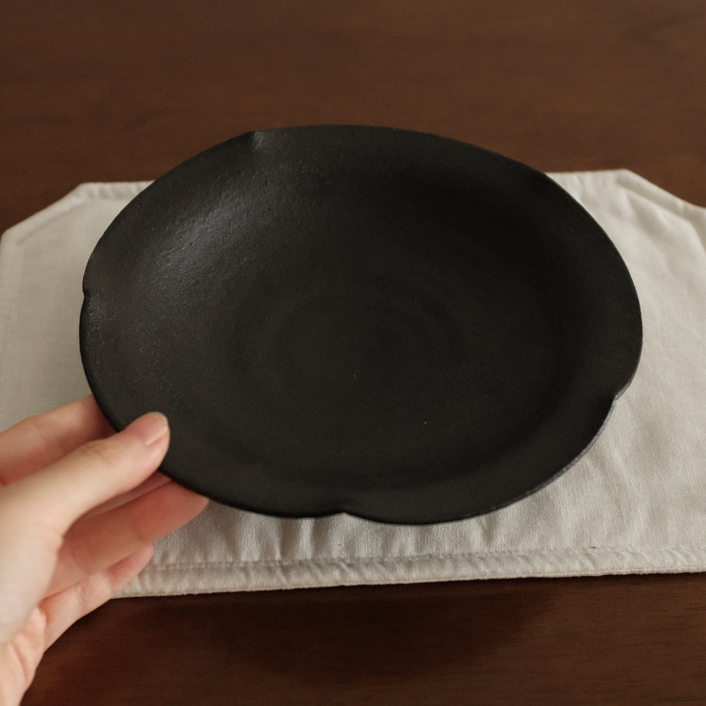 Yu Li Handmade Ebony Black Floral Rim Plate Dish Black Glaze Underglazed Stoneware
