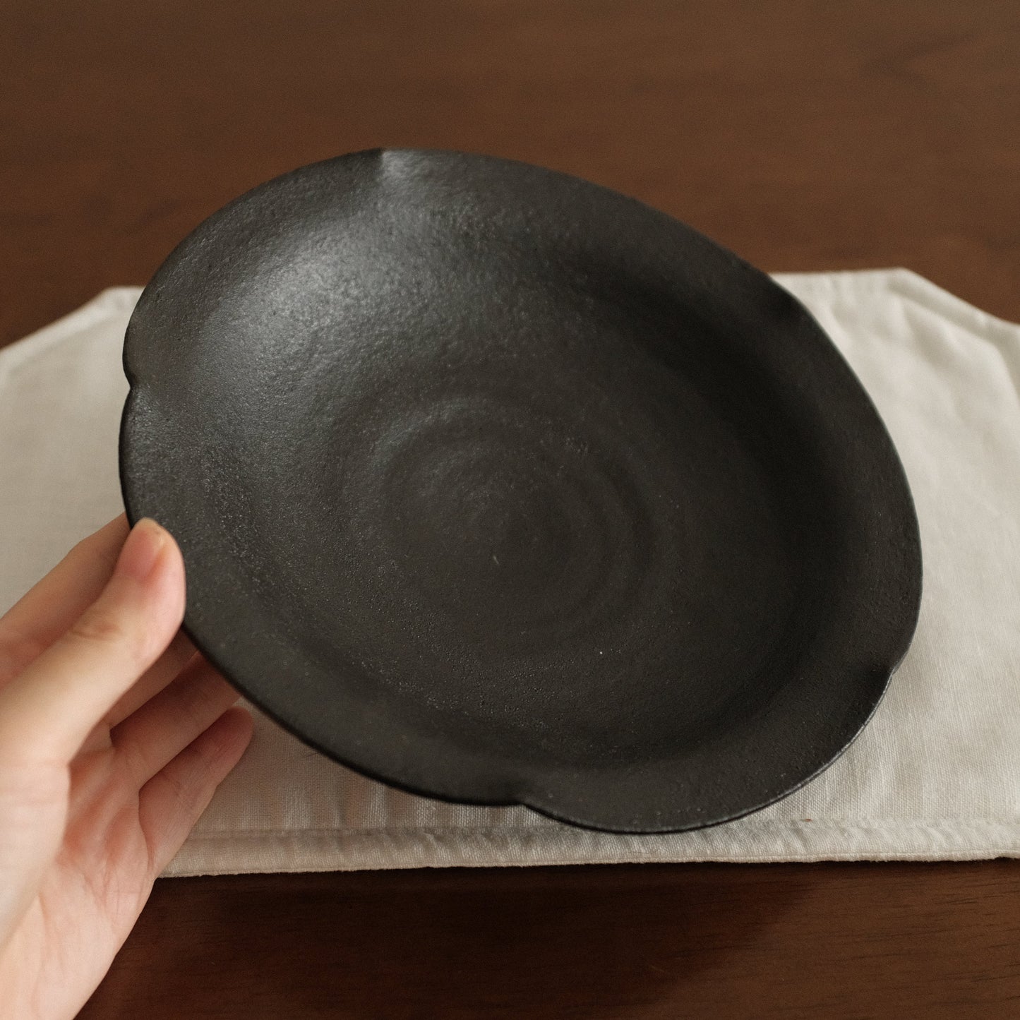 Yu Li Handmade Ebony Black Floral Rim Plate Dish Black Glaze Underglazed Stoneware