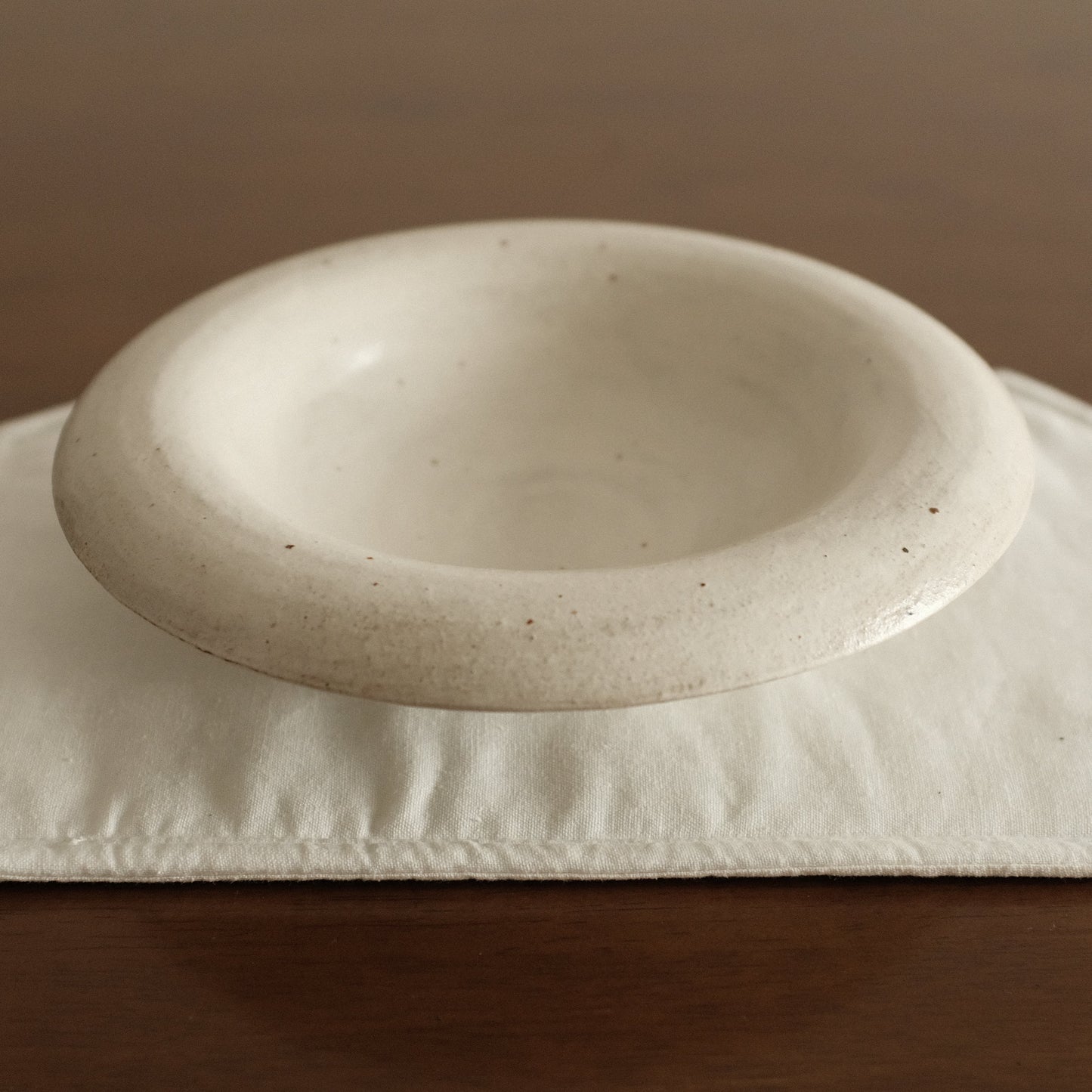Yuli Handmade Speckled Snow White Rolled Rim Deep Plate Dish Powdered Glaze Underglazed Stoneware