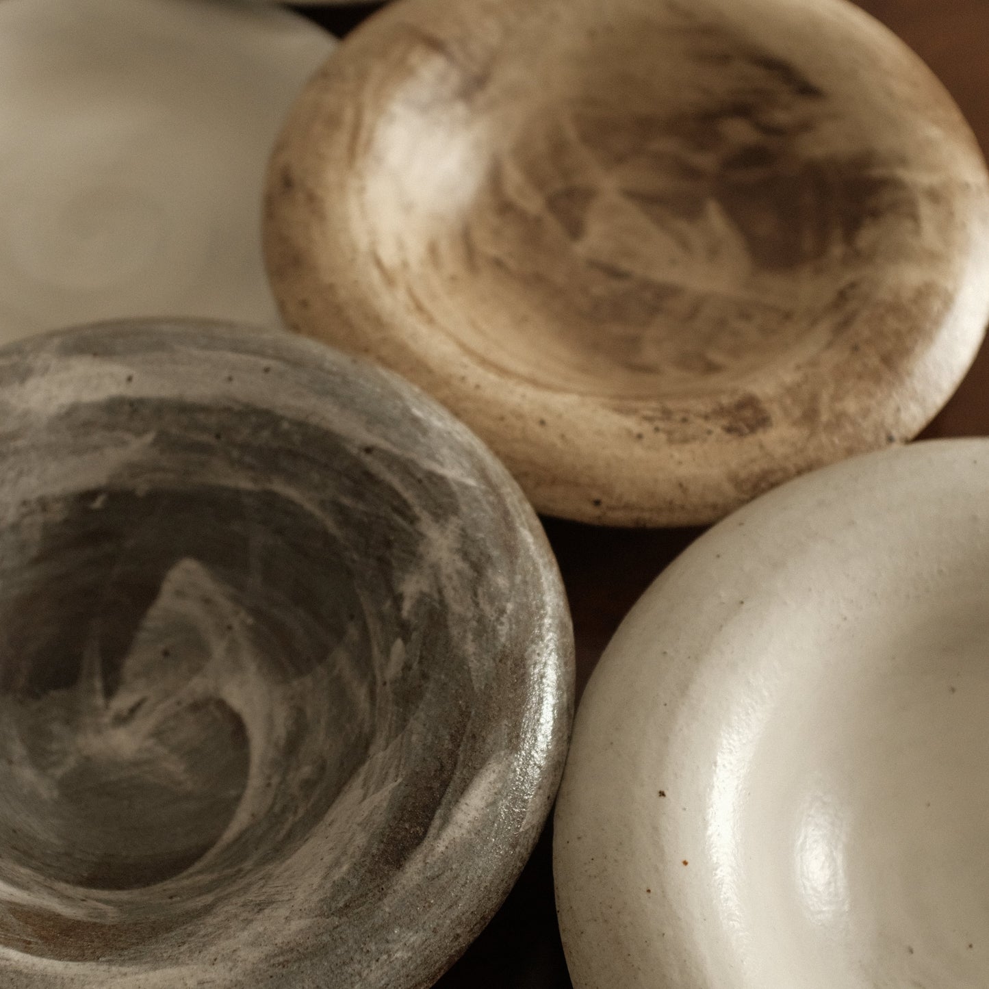 Yuli Handmade Speckled Snow White Rolled Rim Deep Plate Dish Powdered Glaze Underglazed Stoneware