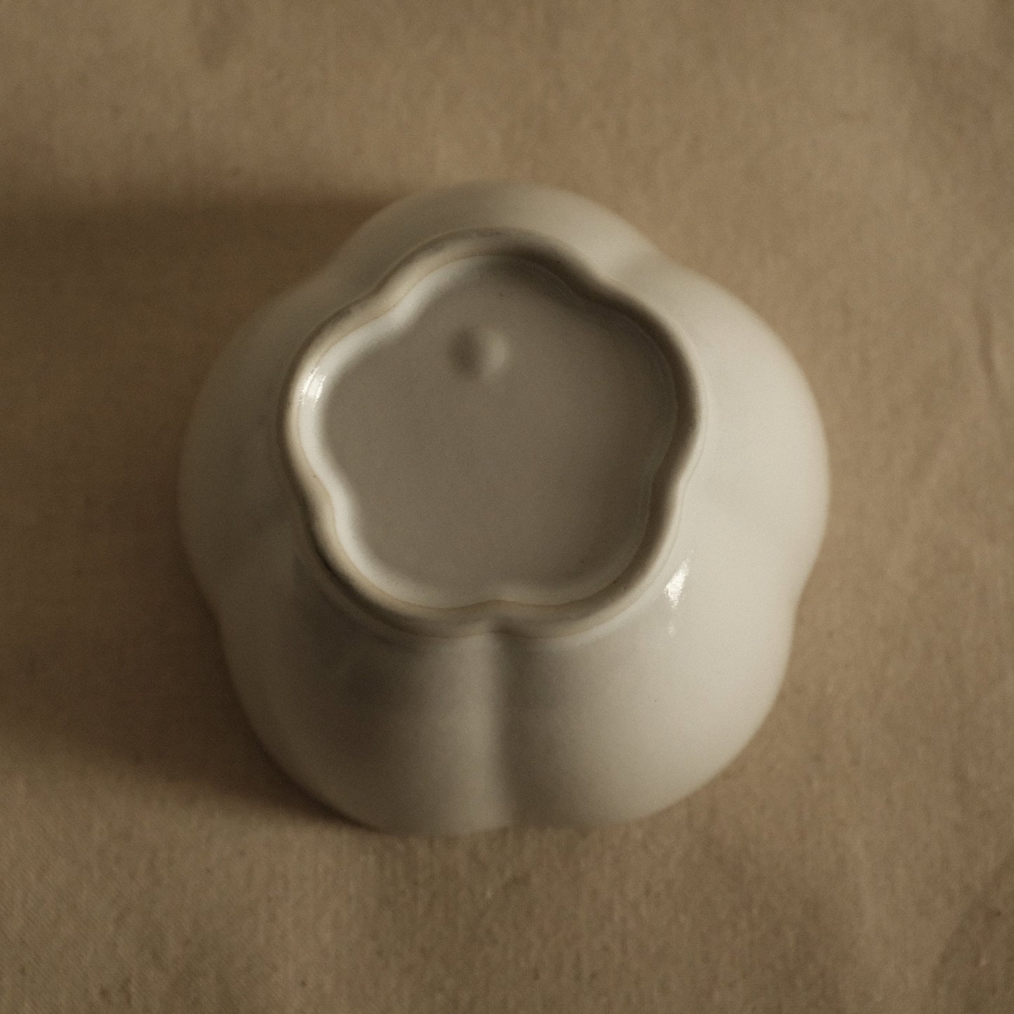 East Table Dolce Ume Plum Shape Yuki Snow White Small Bowl