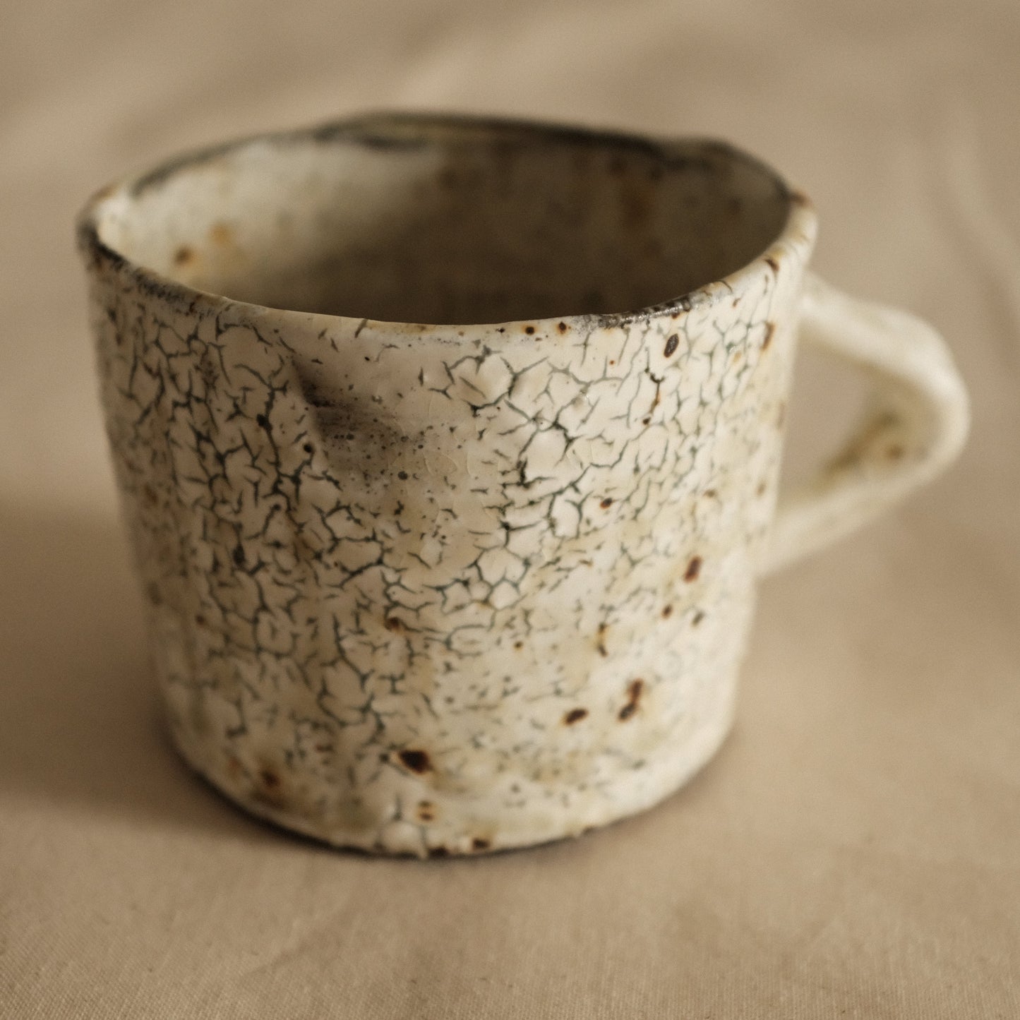 Kazuhito Yamamoto White Vidro Powdered Glaze Antique Mug