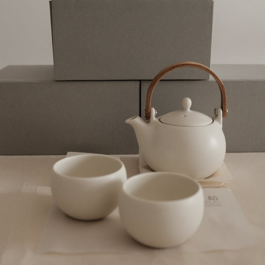 Saliu Japan Yui White Teapot Gift Set Minoware