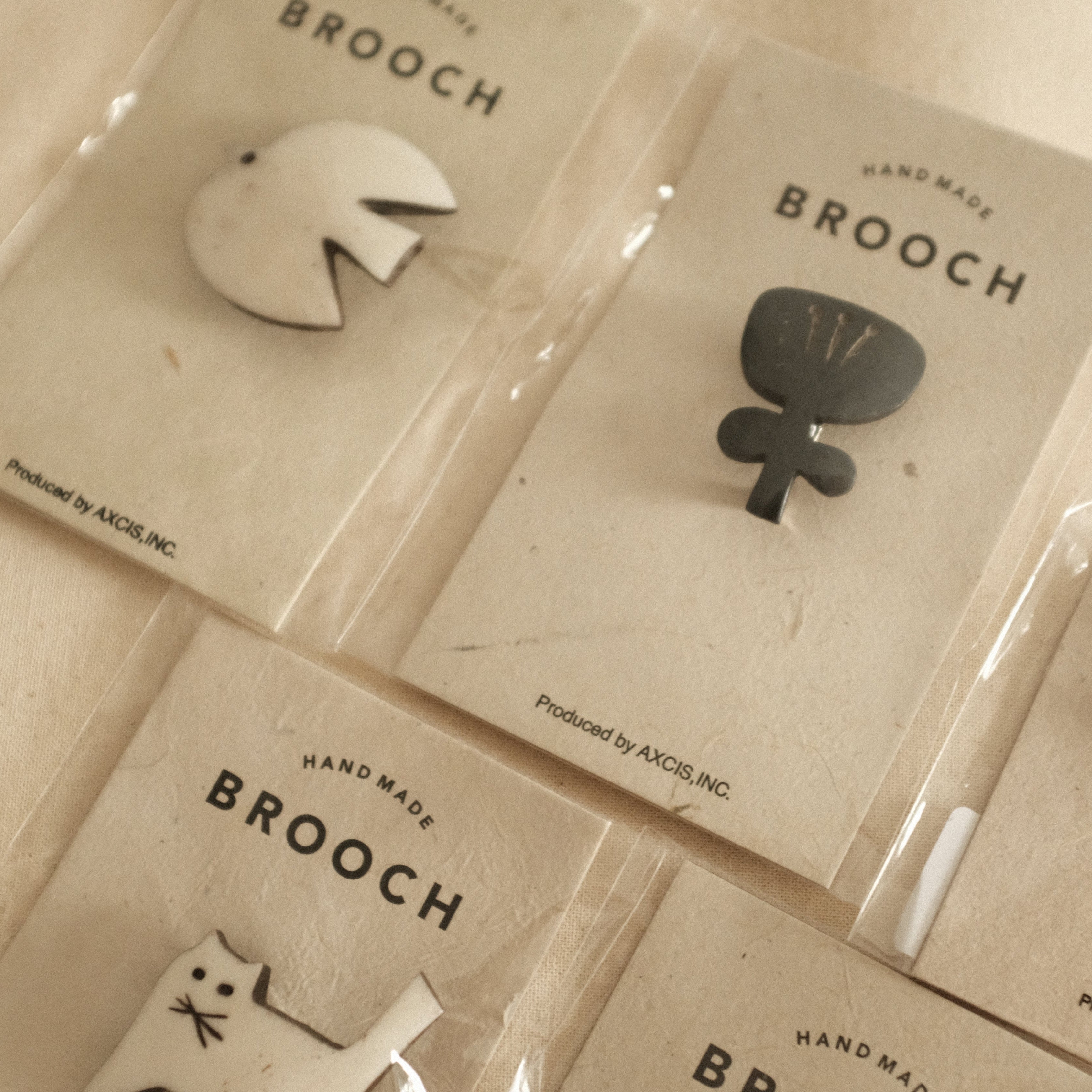 Akorat Japan Bone Brooch Bird