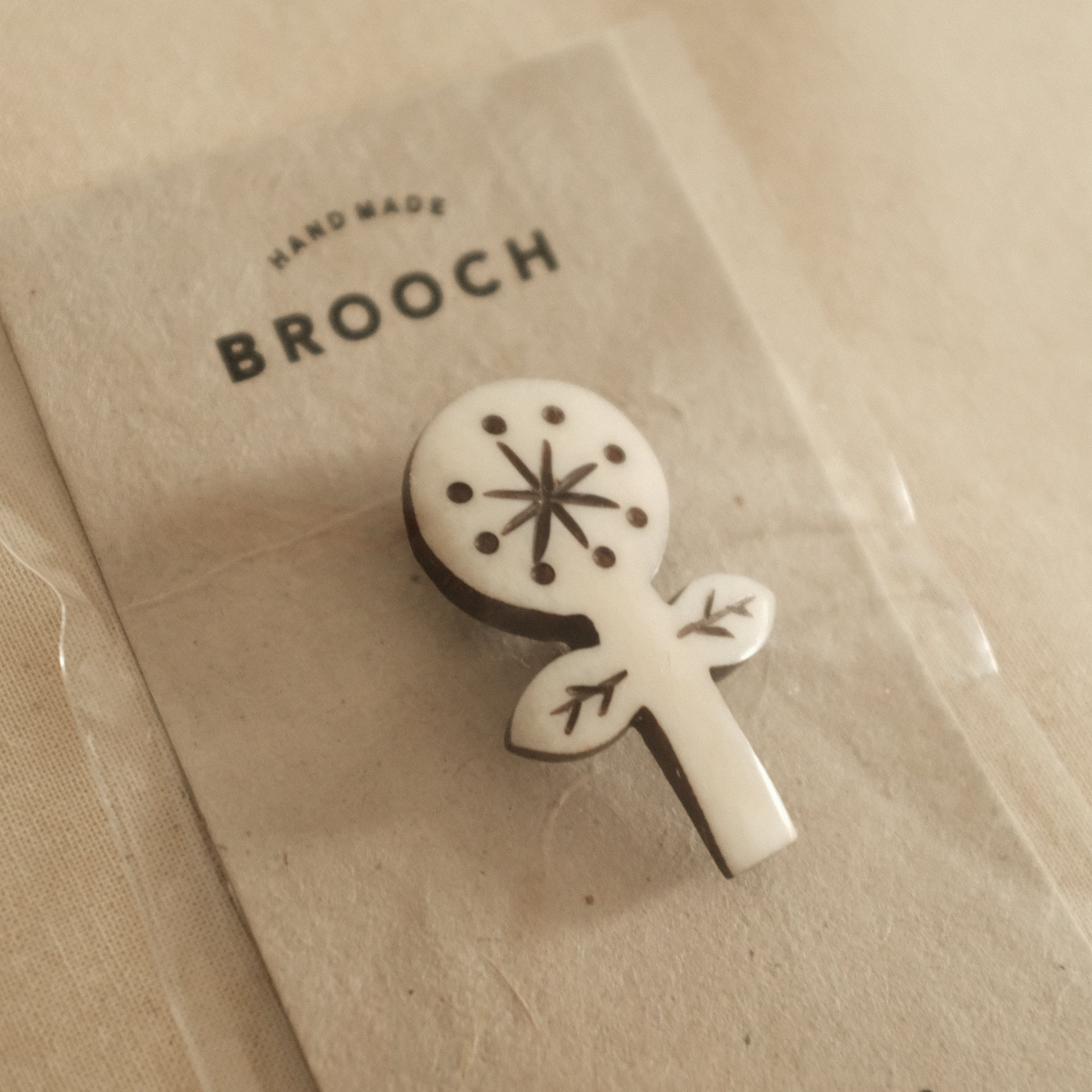 Akorat Japan Bone Brooch Flower