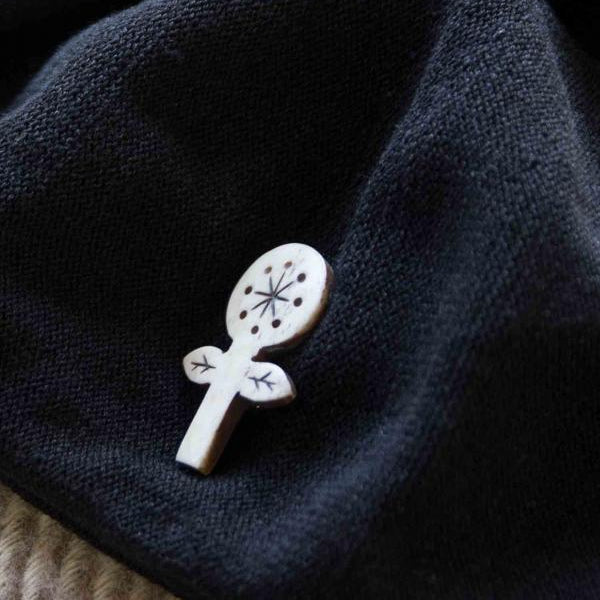 Akorat Japan Bone Brooch Flower