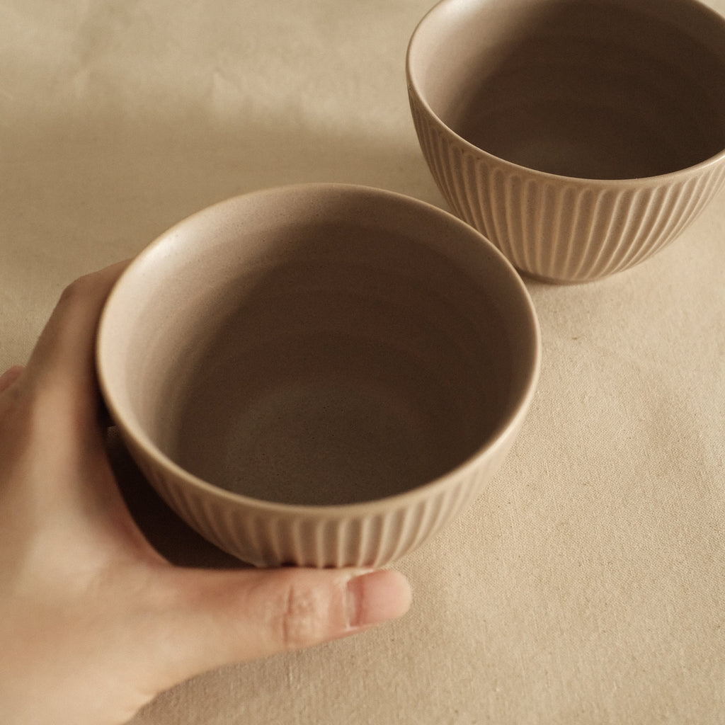 East Table Cotogo Beige Matte Small Bowl