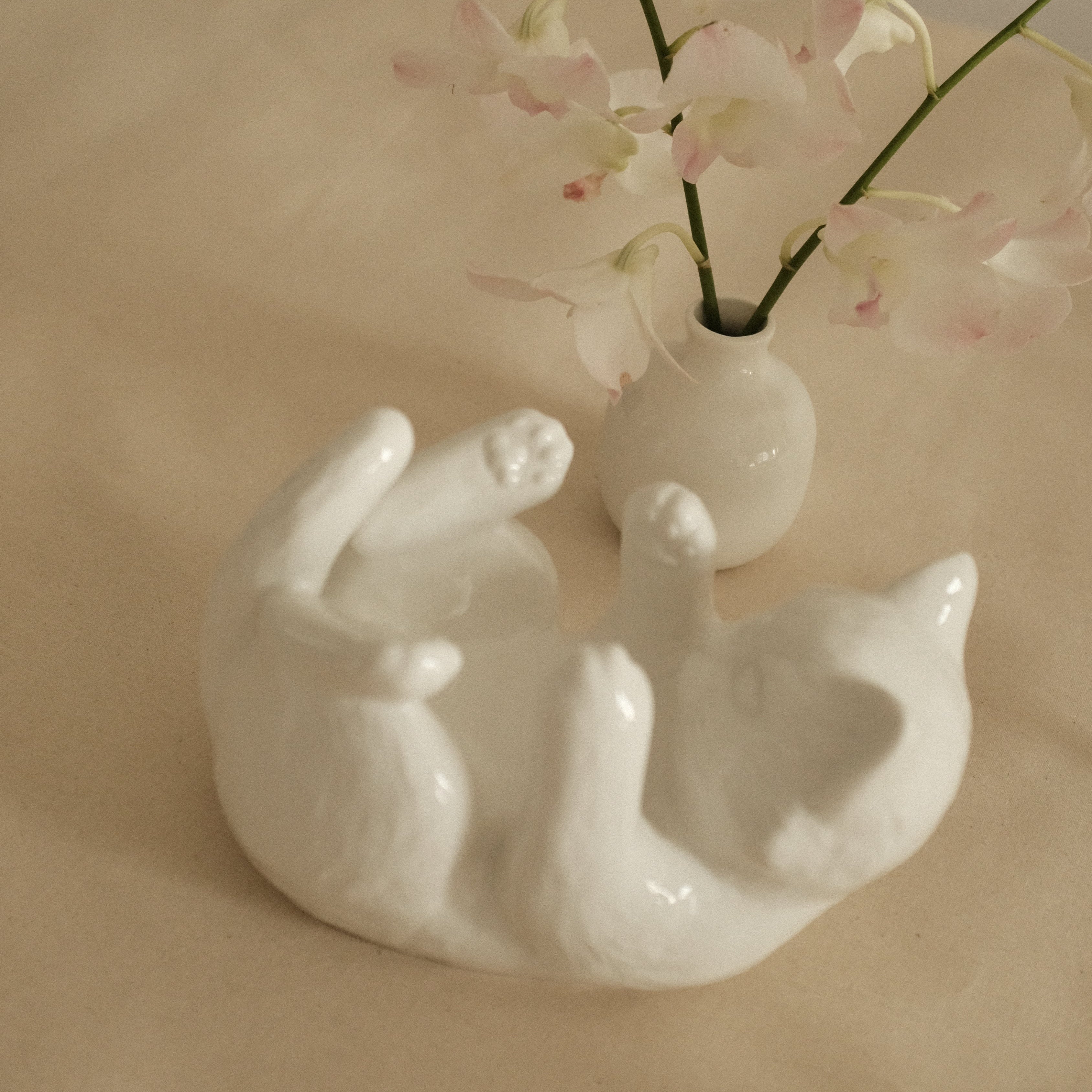 MIGNON Furry Cat with Small Ceramic Vase Reed Diffuser Bottle