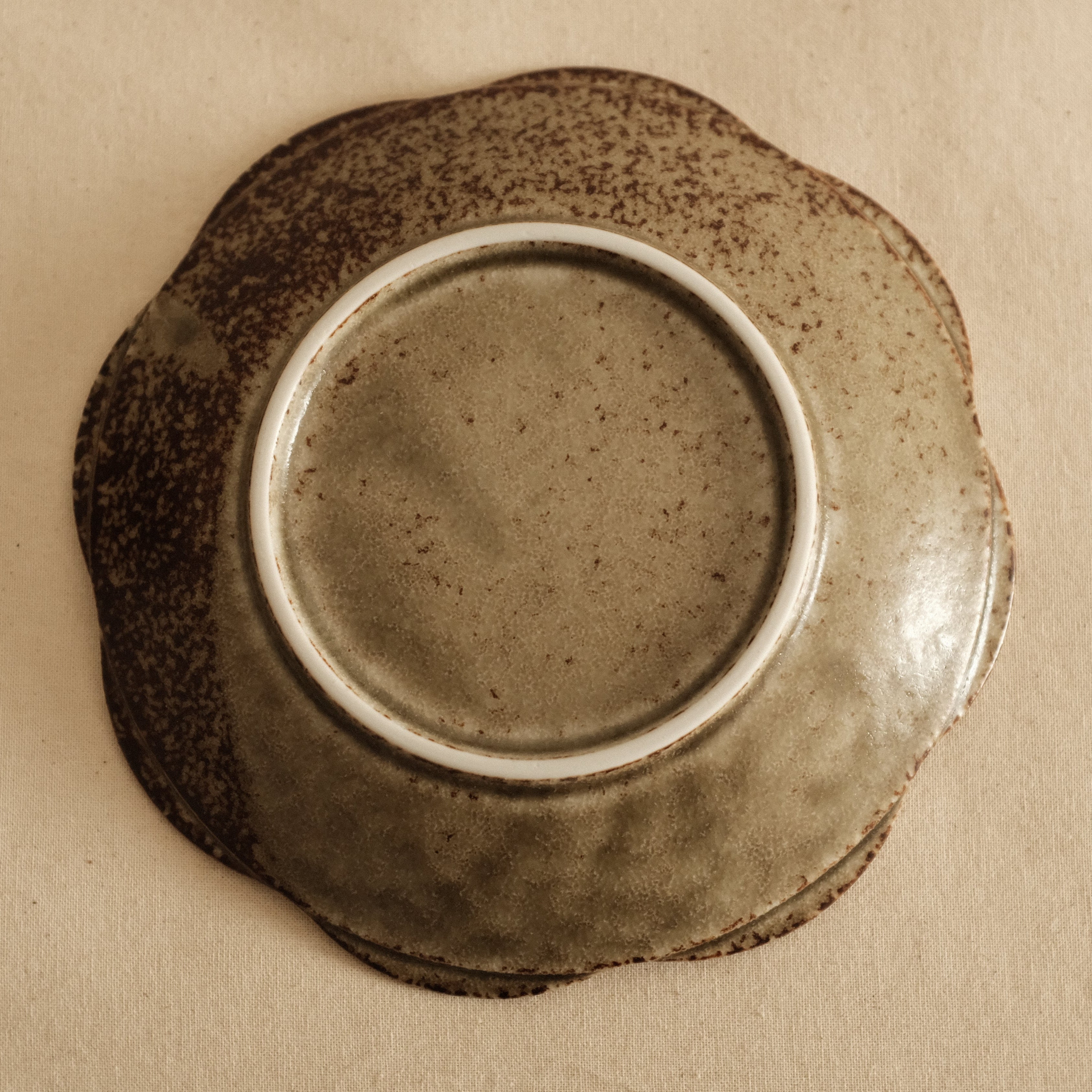 Gozan Kiln Waka Yanagi Willow Hana Flower Shape Flat Plate