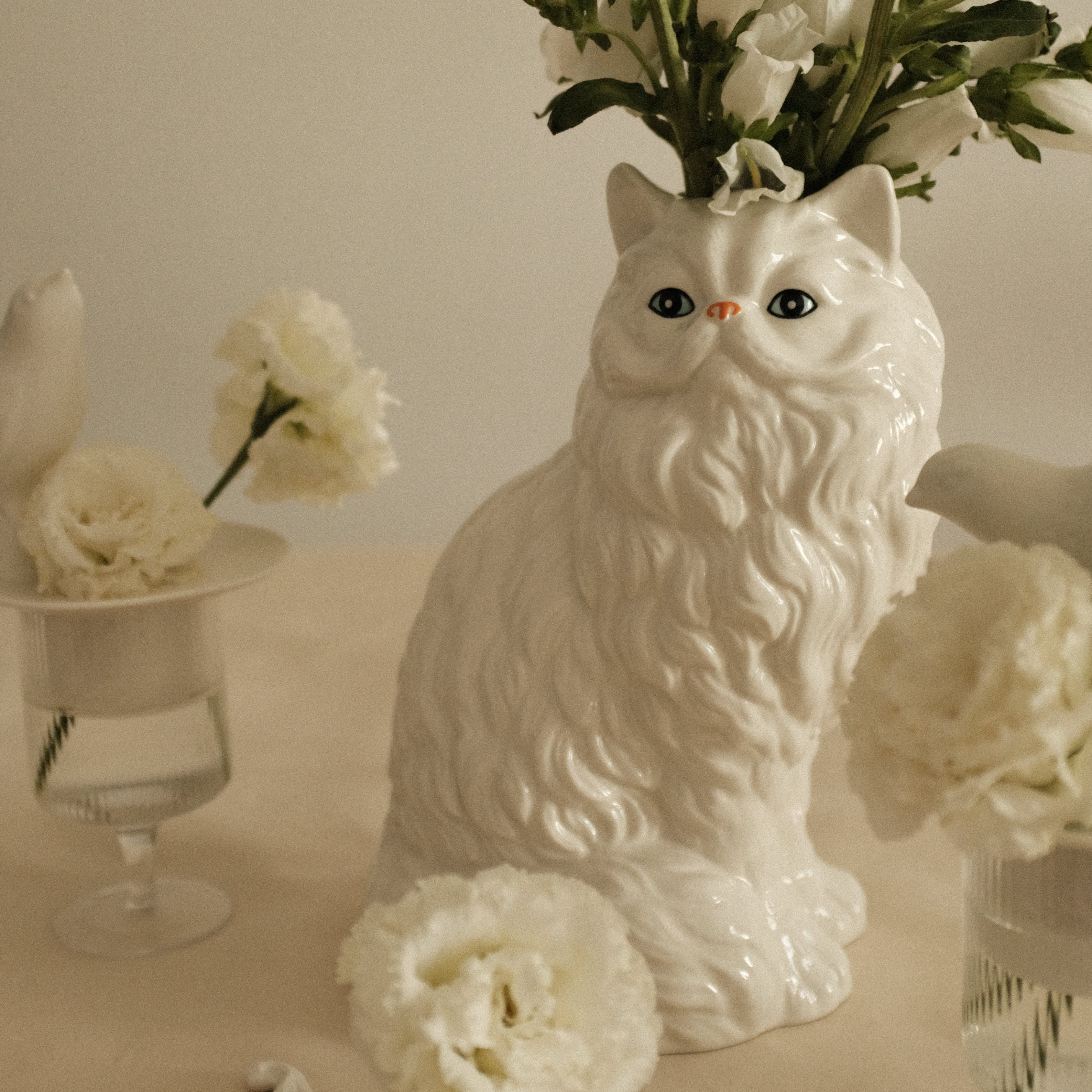 ODETTE Majestic White Persian Cat Ceramic Vase