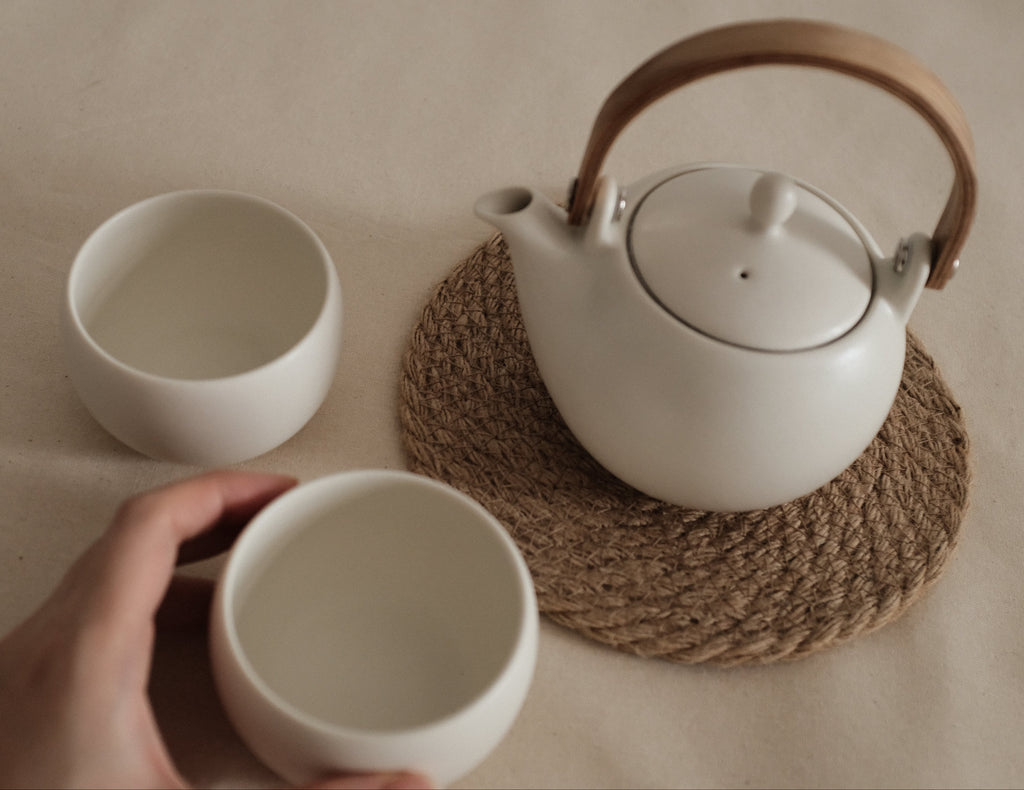 Saliu Japan Yui White Teapot Gift Set Minoware