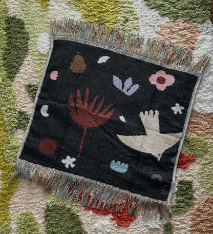 ÉLODIE Peace Dove Whimsical Retro Style Decorative Knitted Tapestry Blanket with Fringe