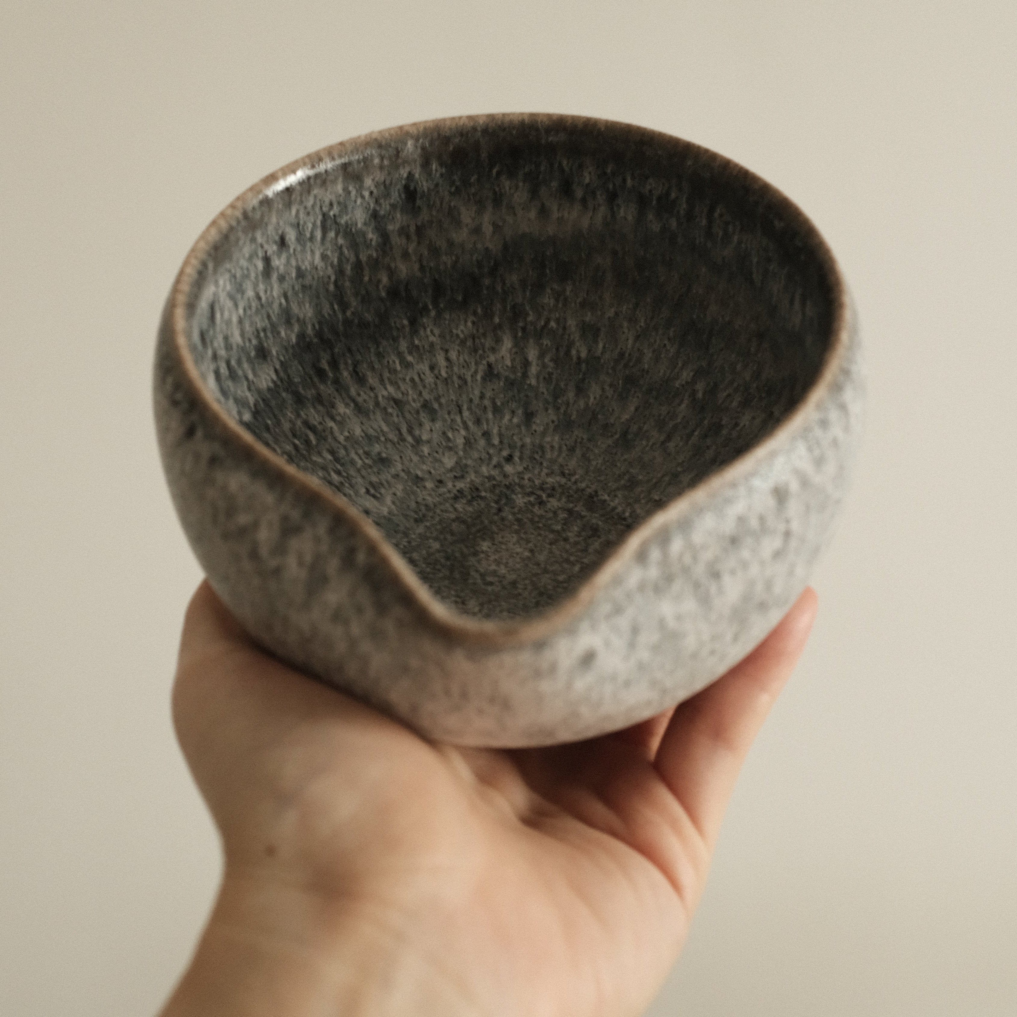 Masamura Japan Yama No Ishi Mountain Stone Katakuchi Chawan Matcha Bowl with Spout Minoware