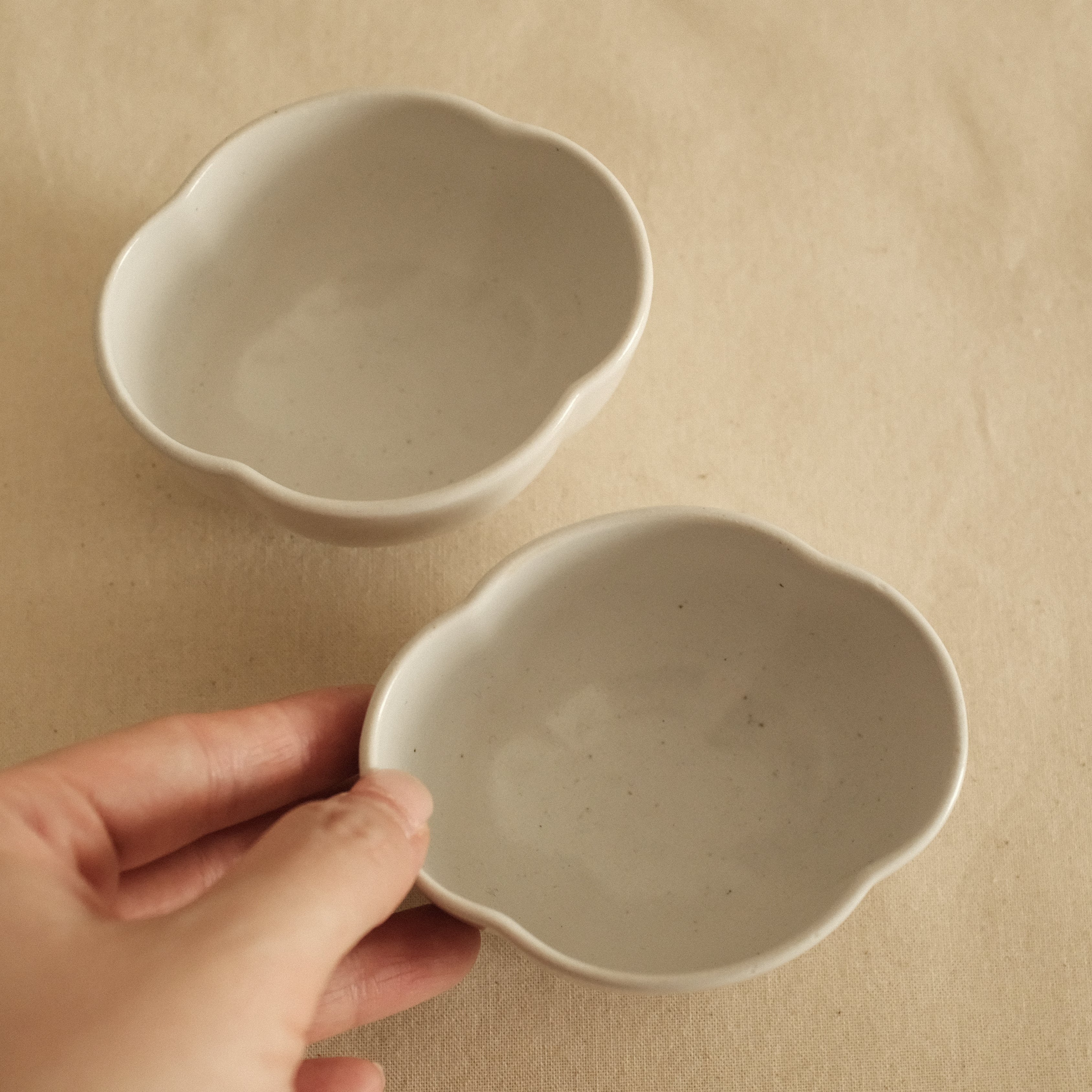 East Table Dolce Mokko Papaya Shape Yuki Snow White Small Bowl