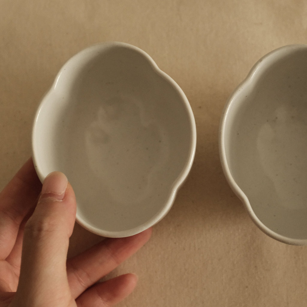 East Table Dolce Mokko Papaya Shape Yuki Snow White Small Bowl