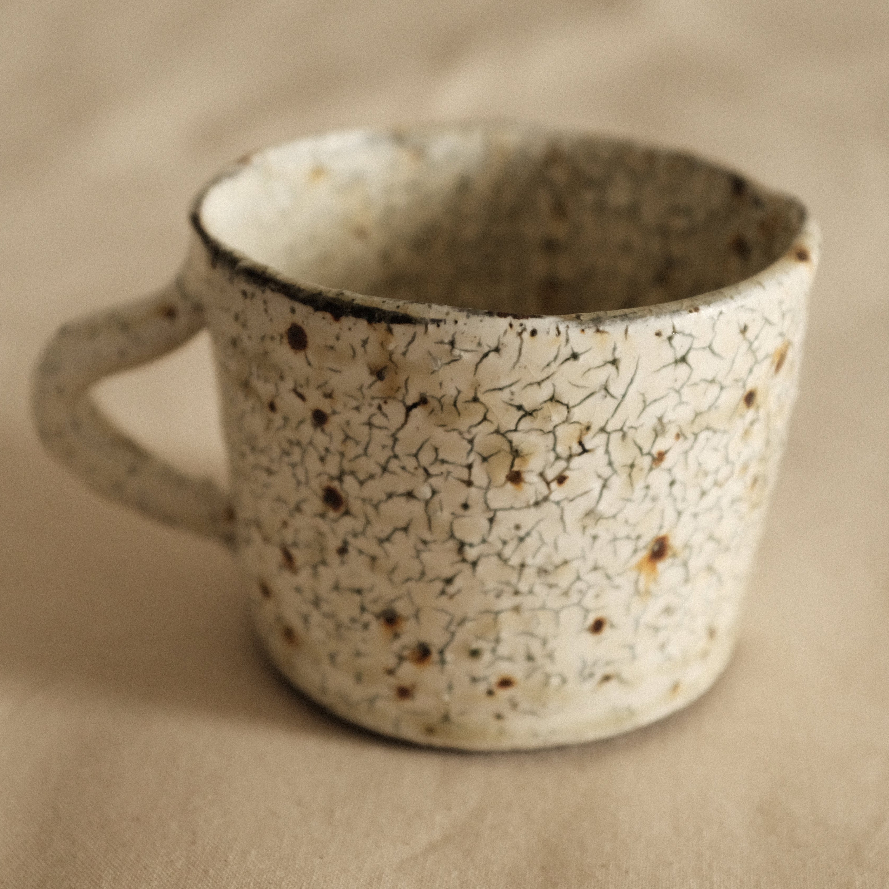 Kazuhito Yamamoto White Vidro Powdered Glaze Antique Mug