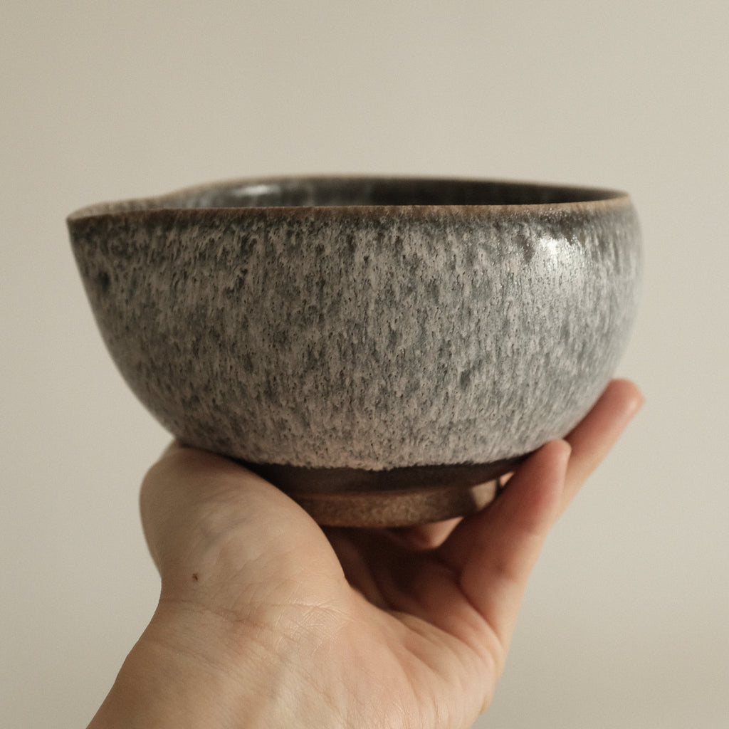 Masamura Japan Yama No Ishi Mountain Stone Katakuchi Chawan Matcha Bowl with Spout Minoware