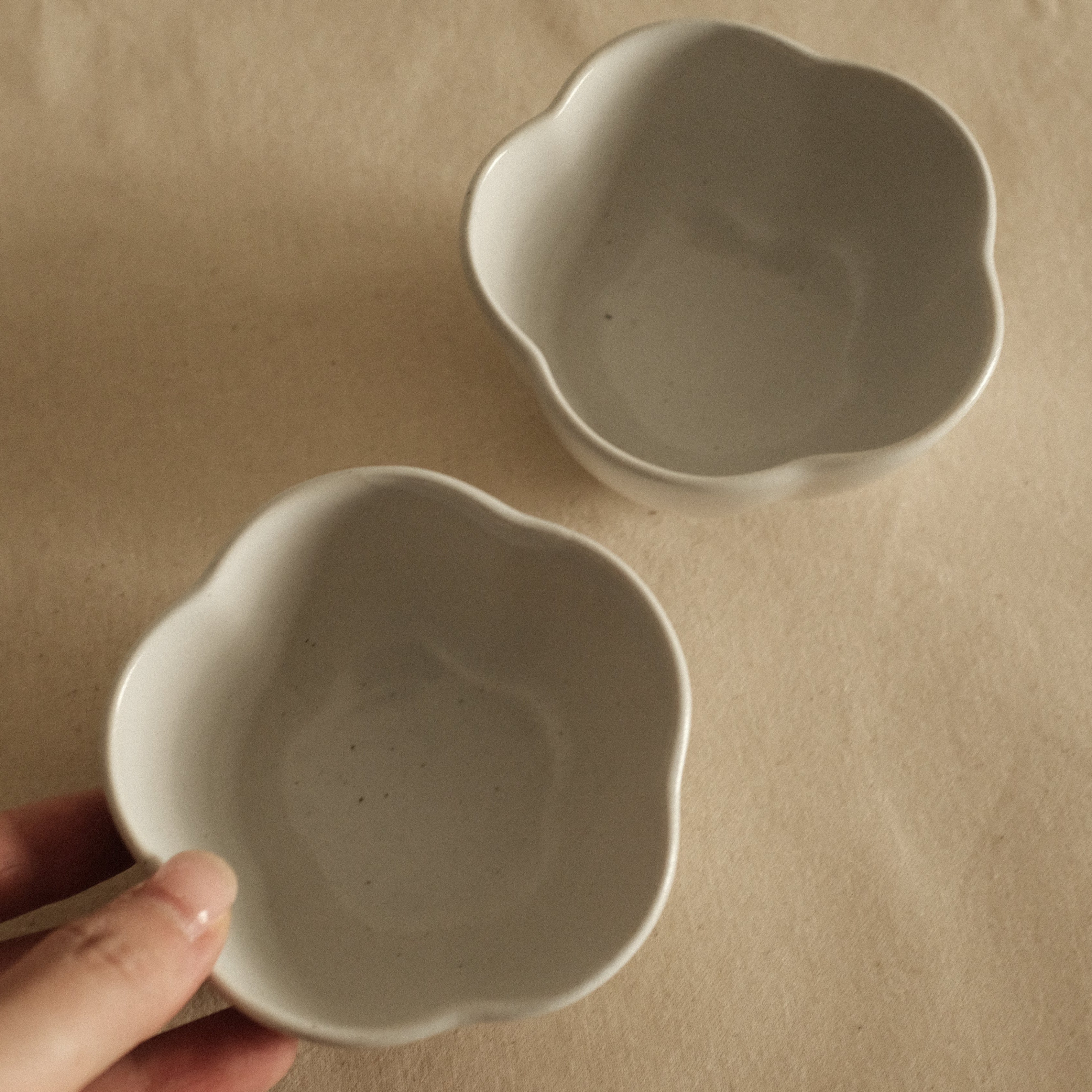 East Table Dolce Ume Plum Shape Yuki Snow White Small Bowl