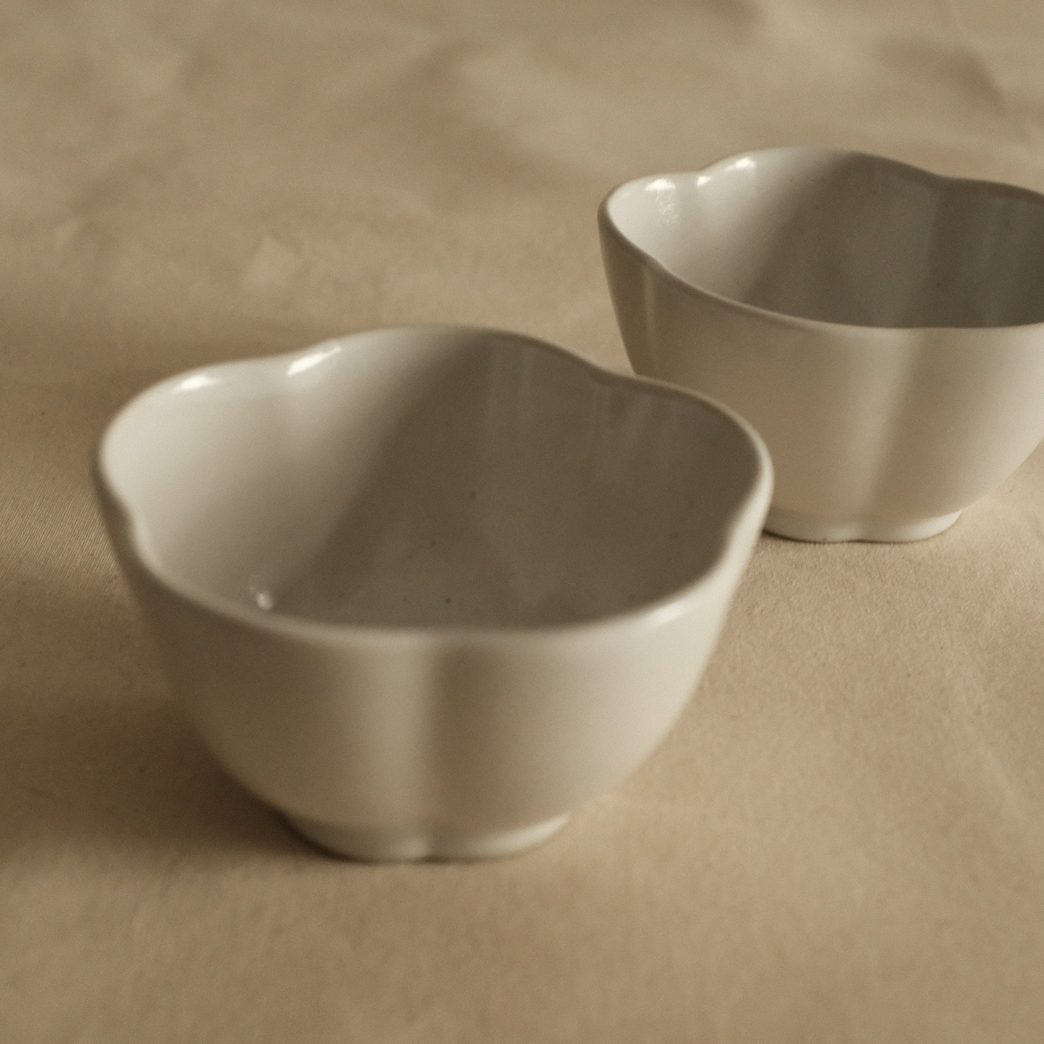 East Table Dolce Ume Plum Shape Yuki Snow White Small Bowl