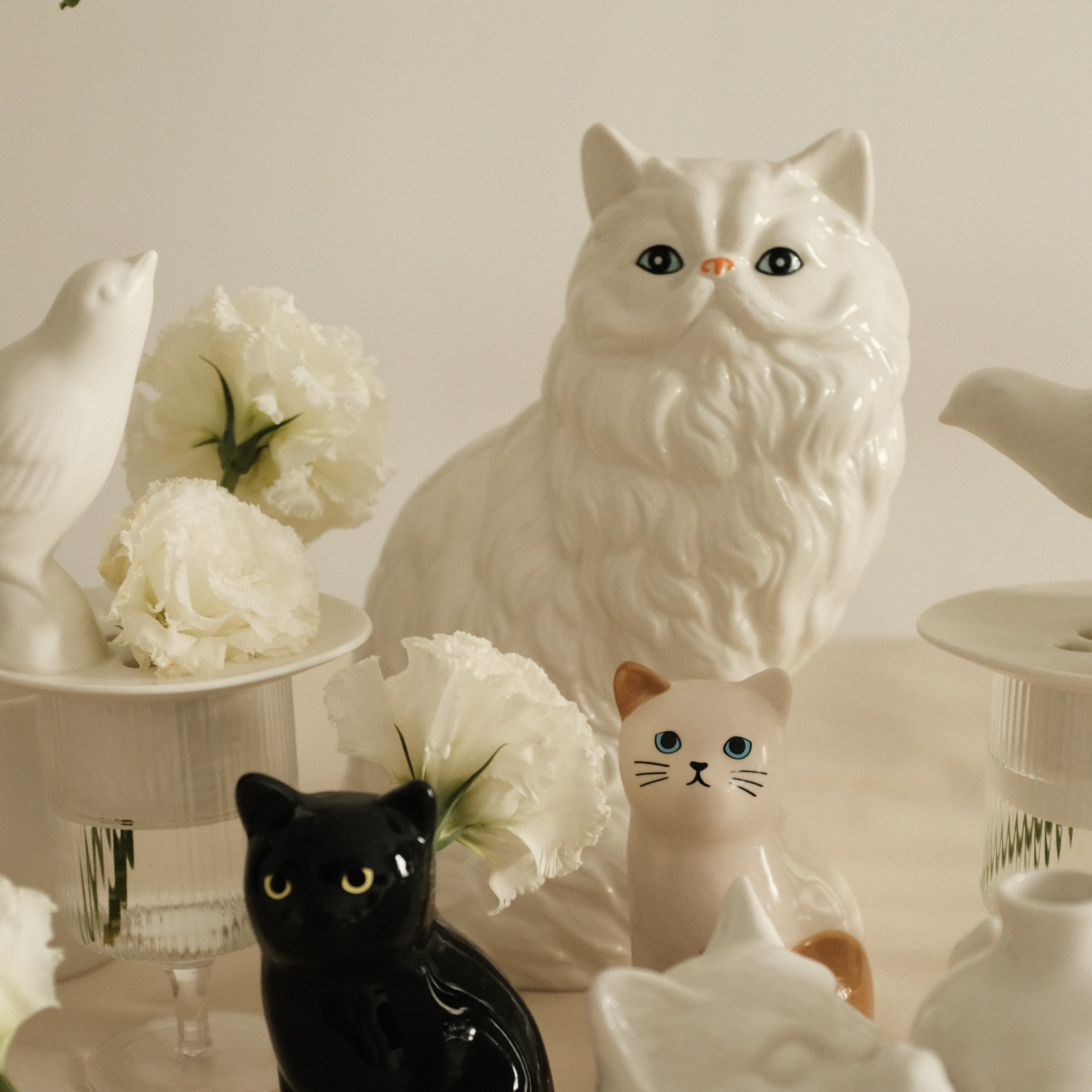 ODETTE Majestic White Persian Cat Ceramic Vase