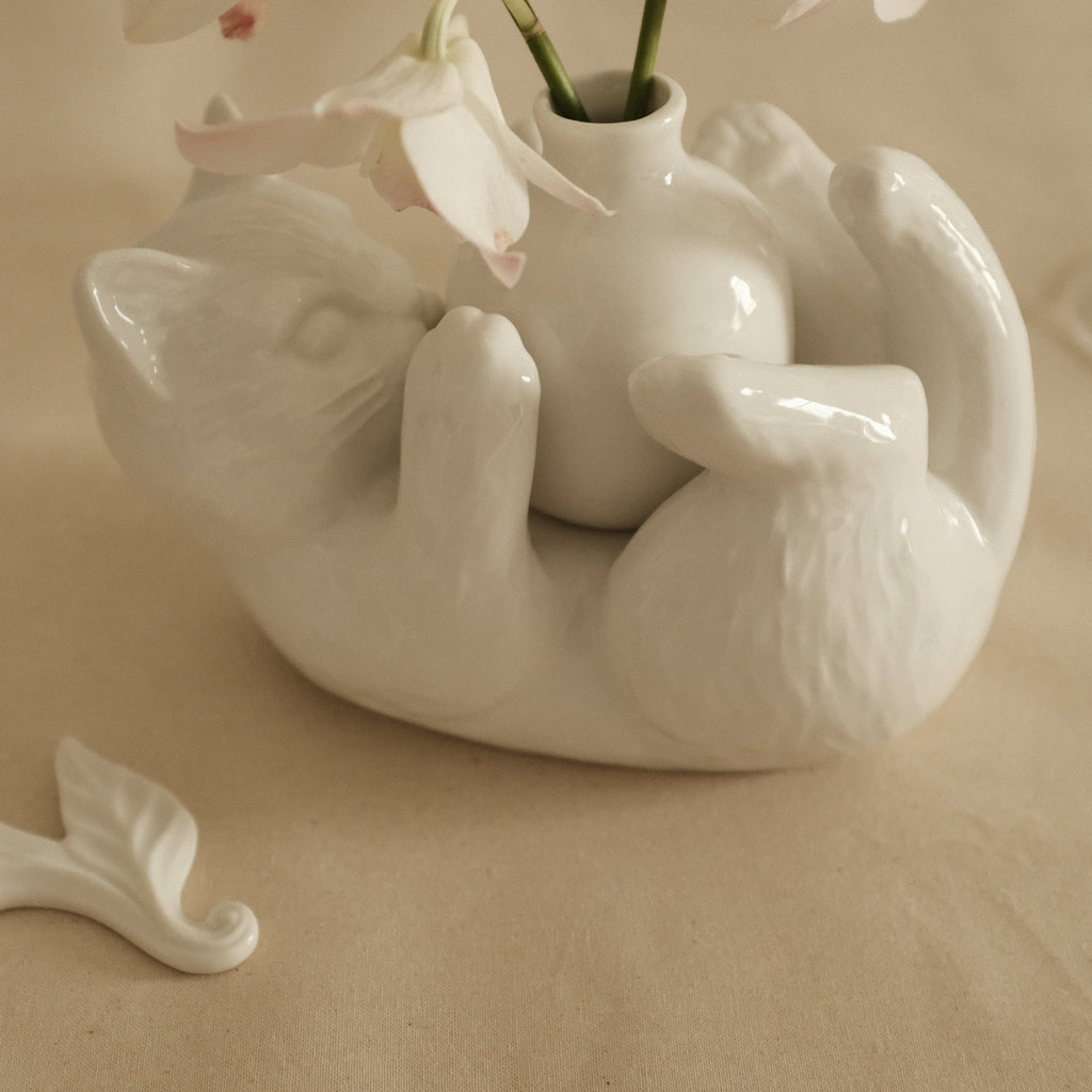 MIGNON Furry Cat with Small Ceramic Vase Reed Diffuser Bottle