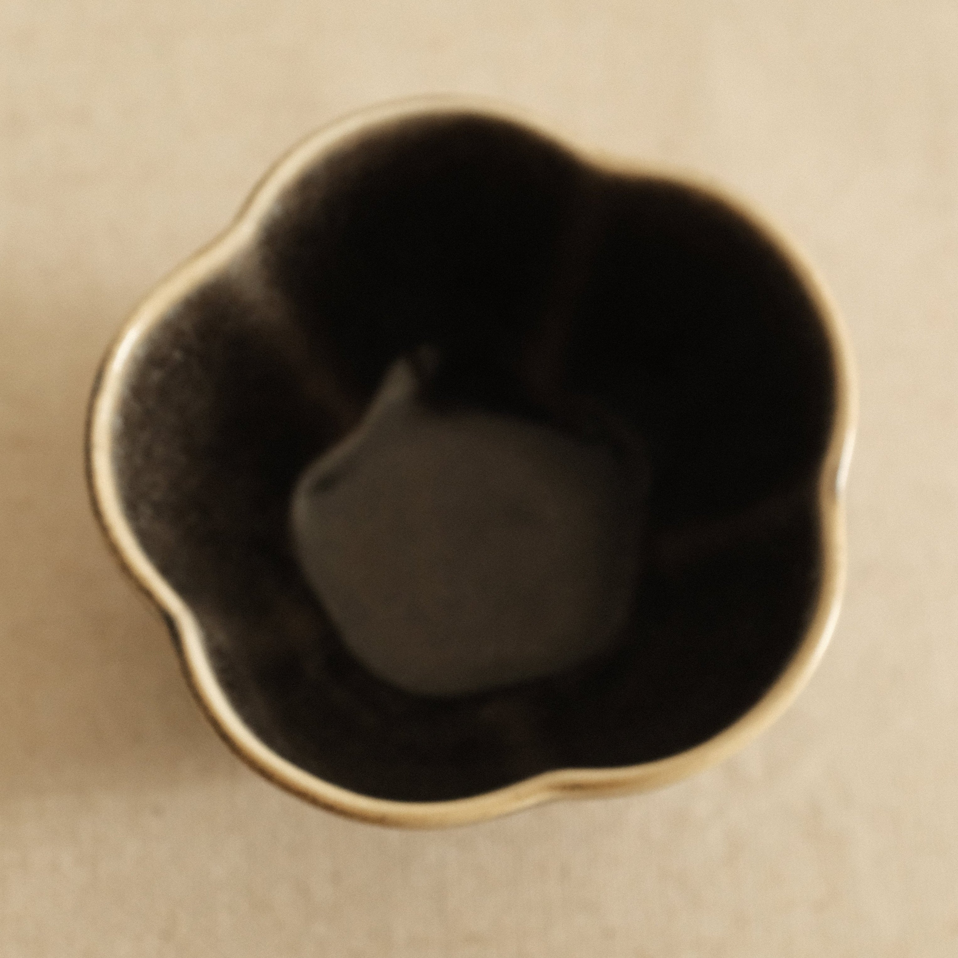 East Table Dolce Kiln Change Glaze Ume Plum Shape Goma Sesame Small Bowl