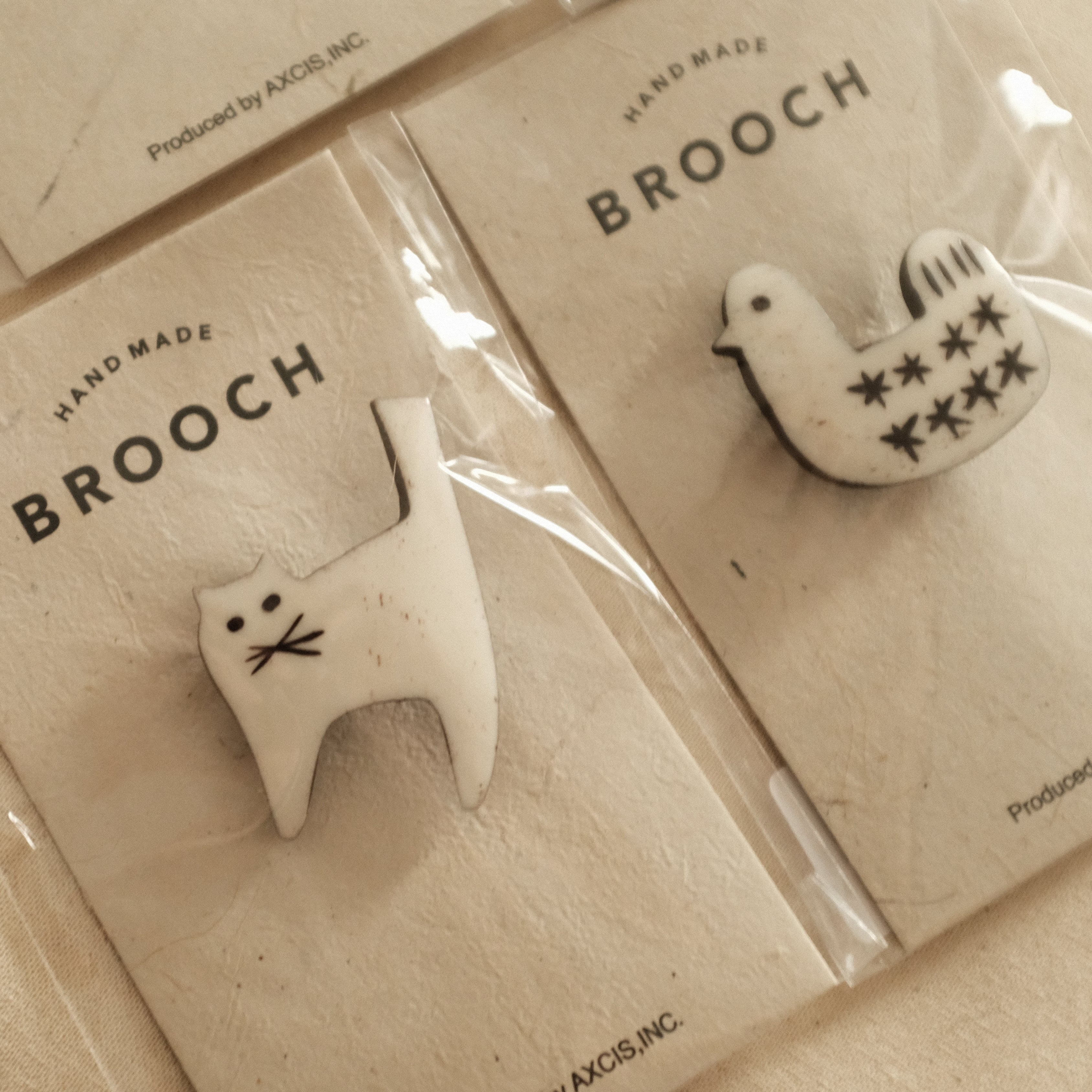 Akorat Japan Bone Brooch Cat