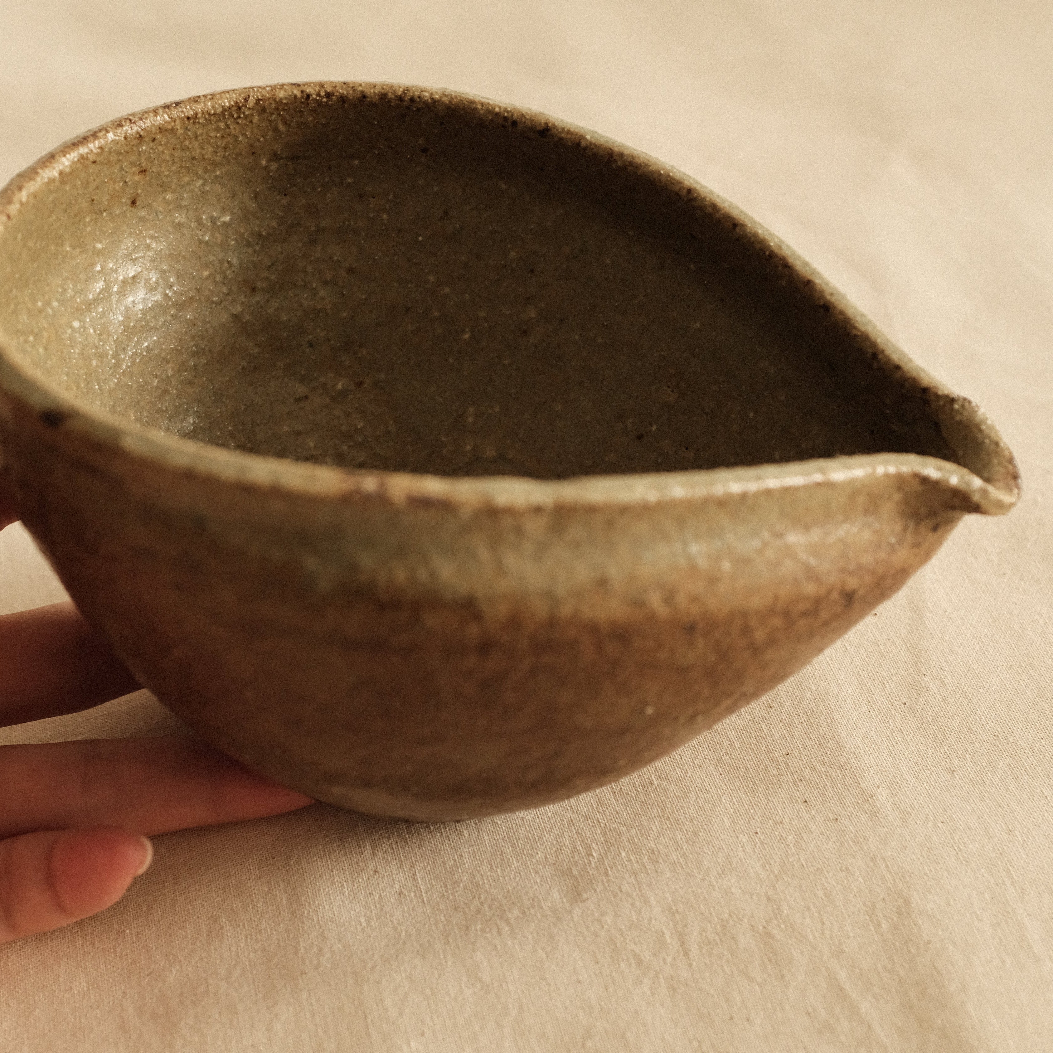 Shizuka Oikawa Iron Glazed Tear Drop Shape Large Katakuchi Bowl with Spout