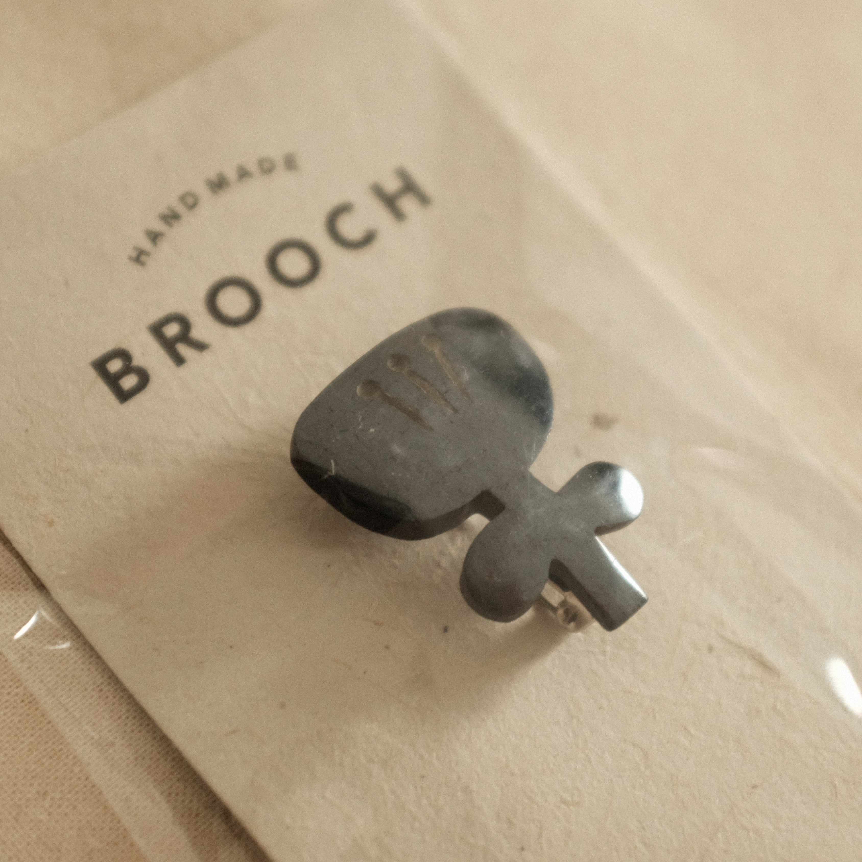 Akorat Japan Bone Brooch Flower Black