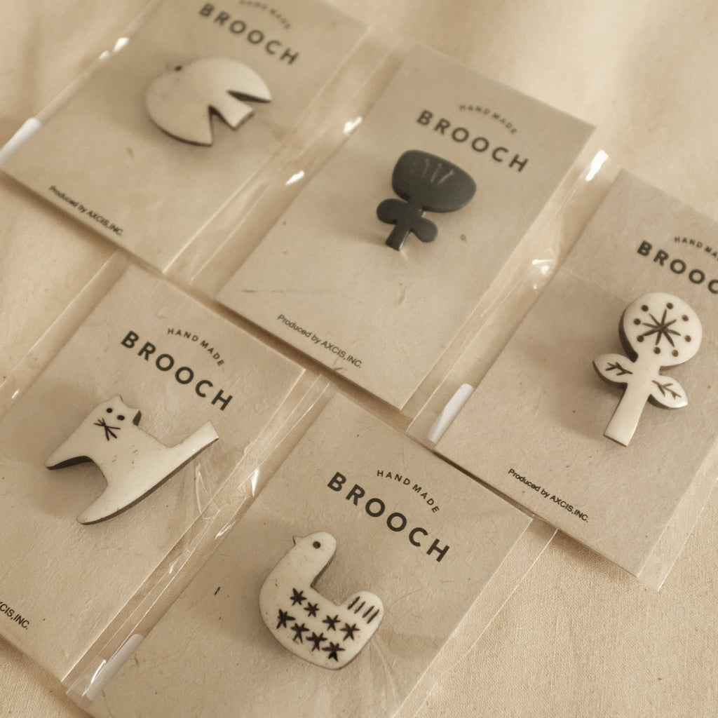 Akorat Japan Bone Brooch Cat