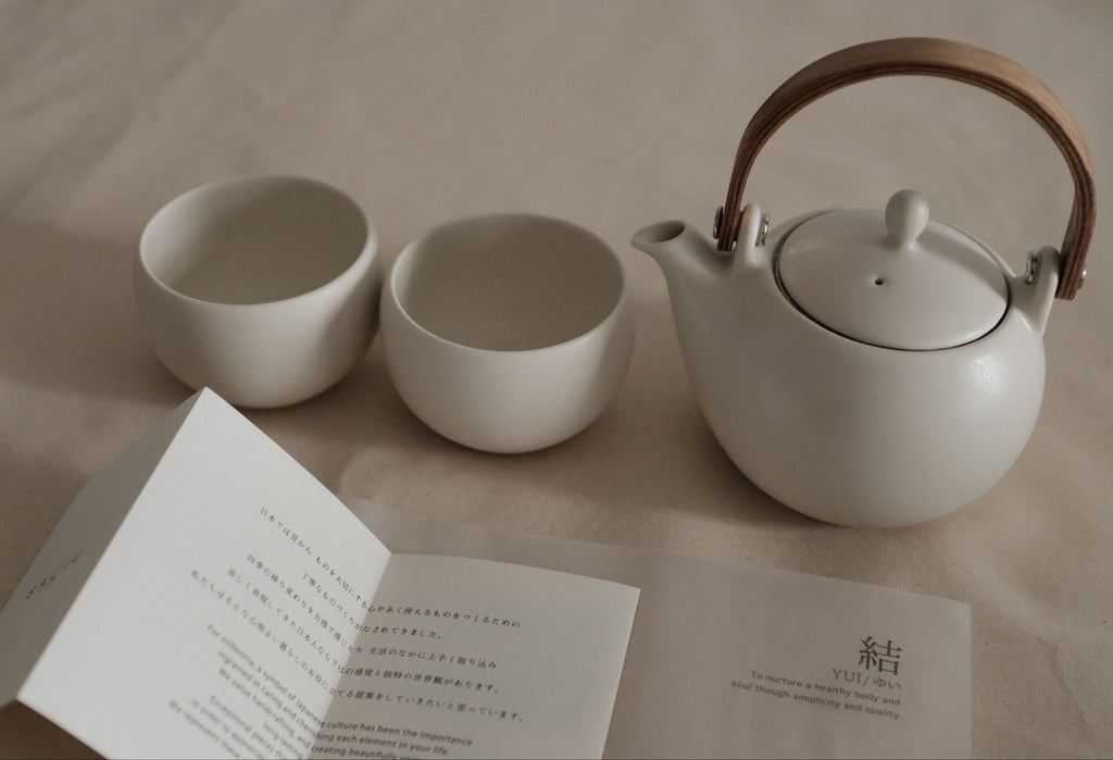 Saliu Japan Yui White Teapot Gift Set Minoware