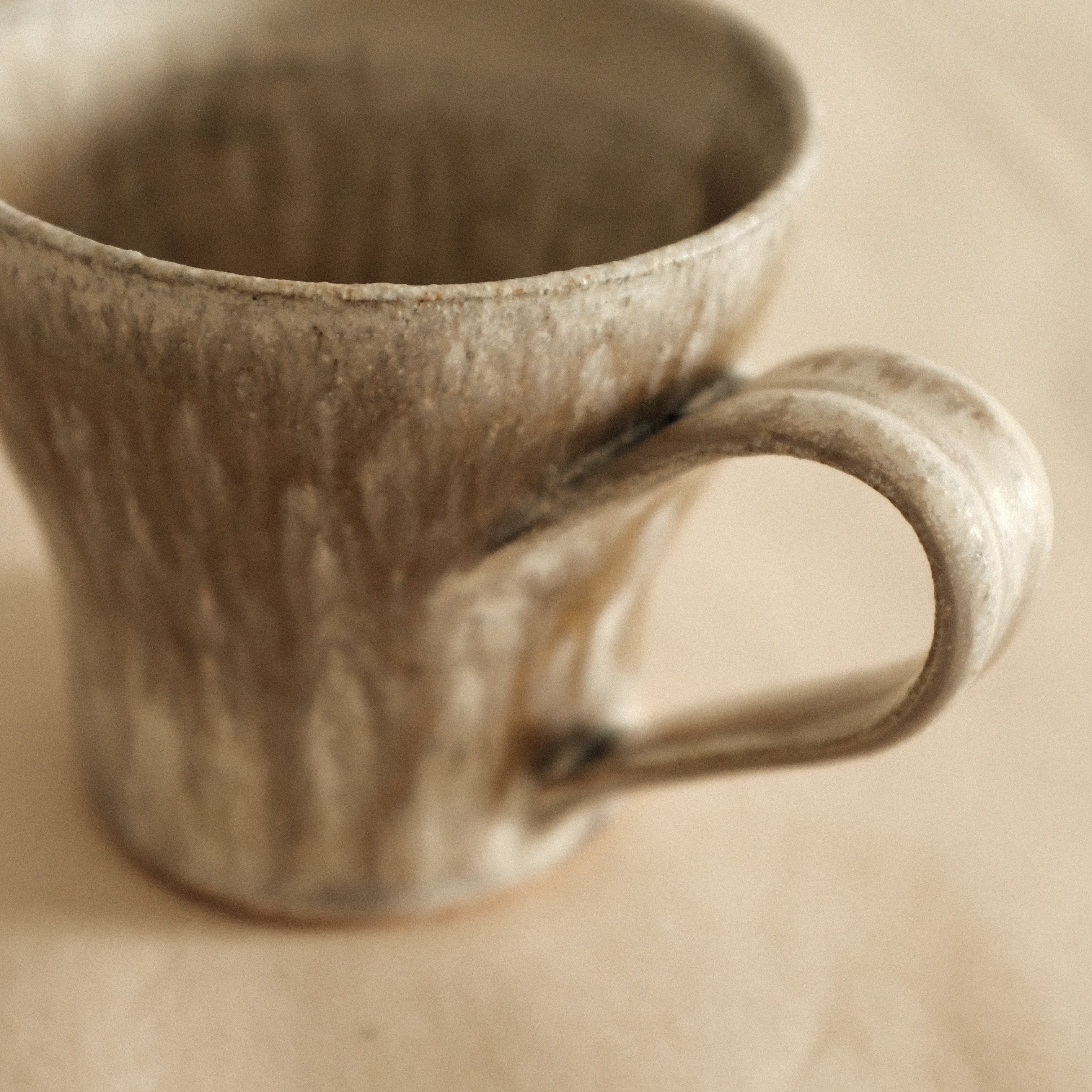 Kyuuko Mashiko Konayuki Powder Snow Glaze Mug with Handle