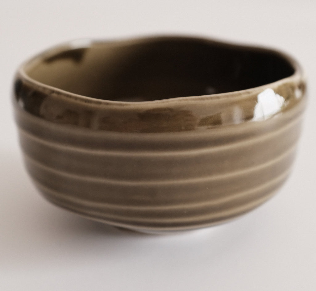 Hatsuichi Japan Yomogi Olive Green Flower-shaped Chawan Matcha Bowl Tea Bowl Japan Minoware