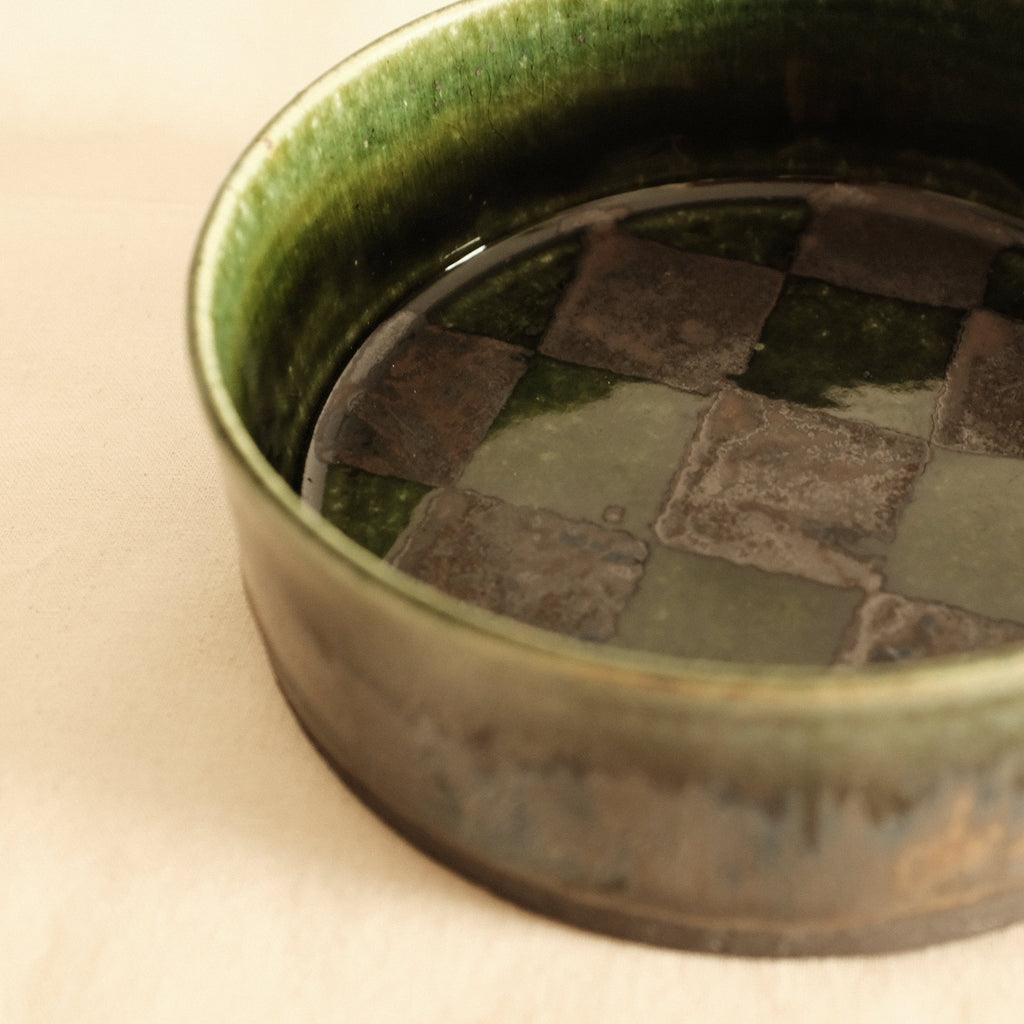 Kuroki Taira Oribe Green Glaze Checkered Dish Bowl