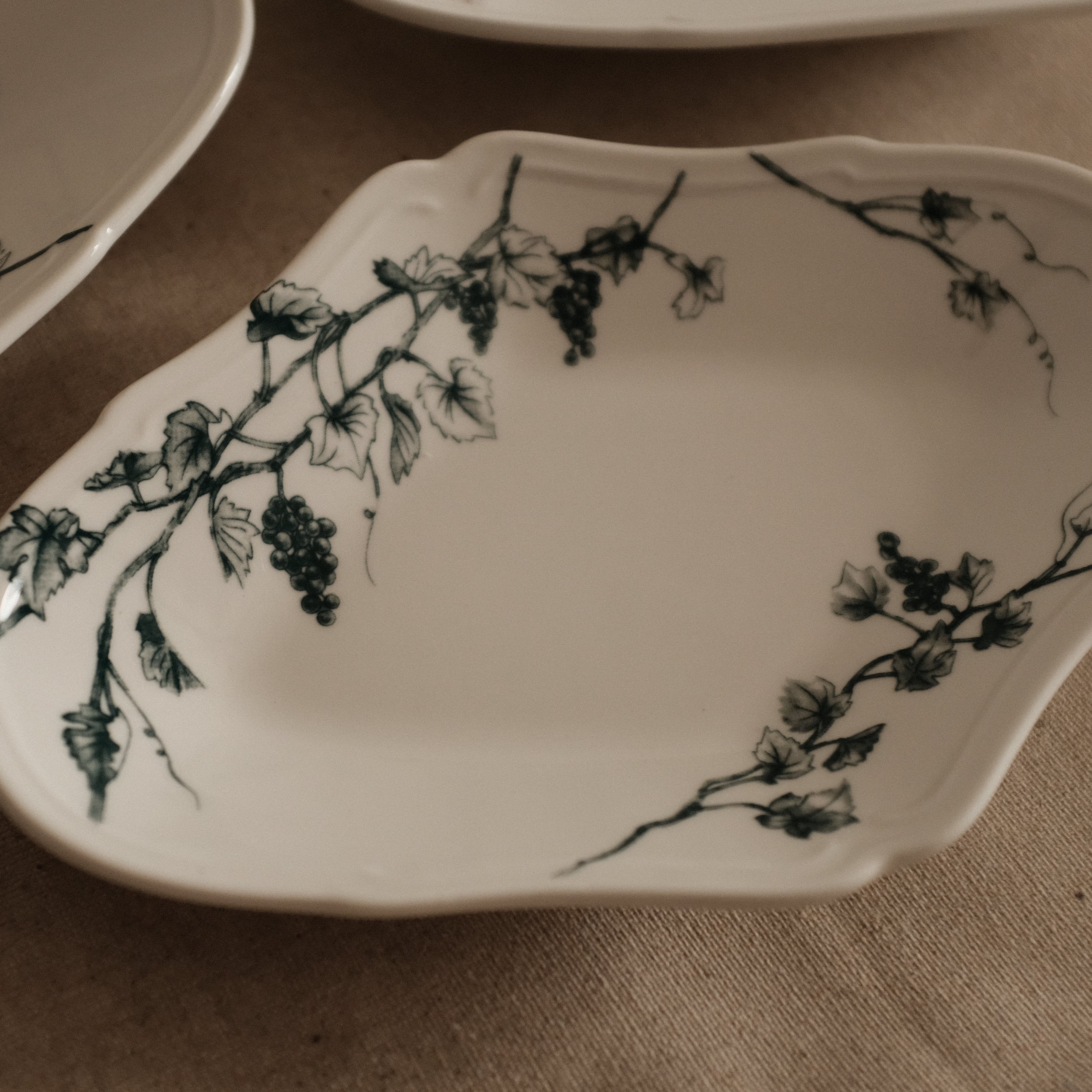 Studio M' Japan Vigne Plate Blue