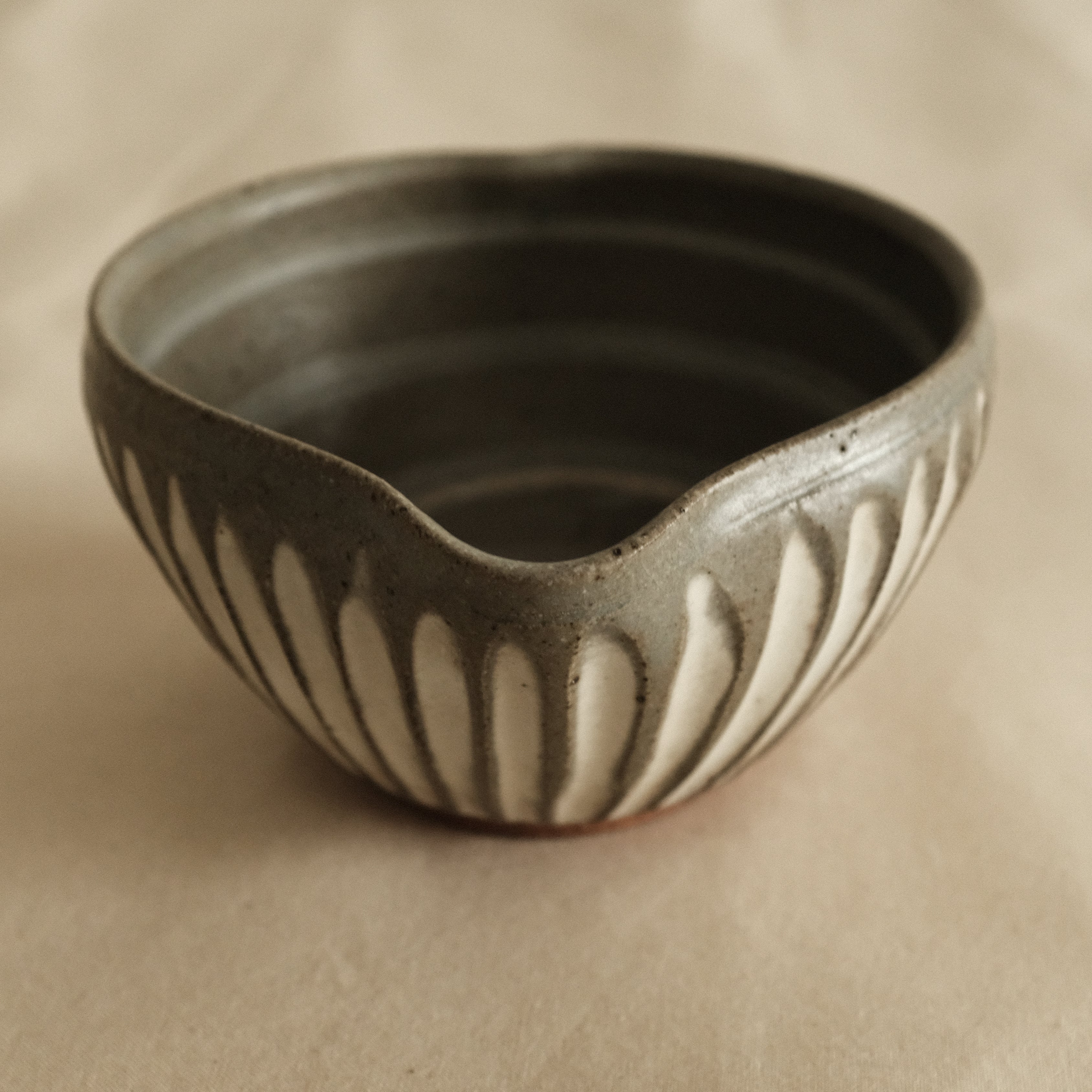 Masamura Japan Kohiki Carved Katakuchi Chawan Matcha Bowl with Spout