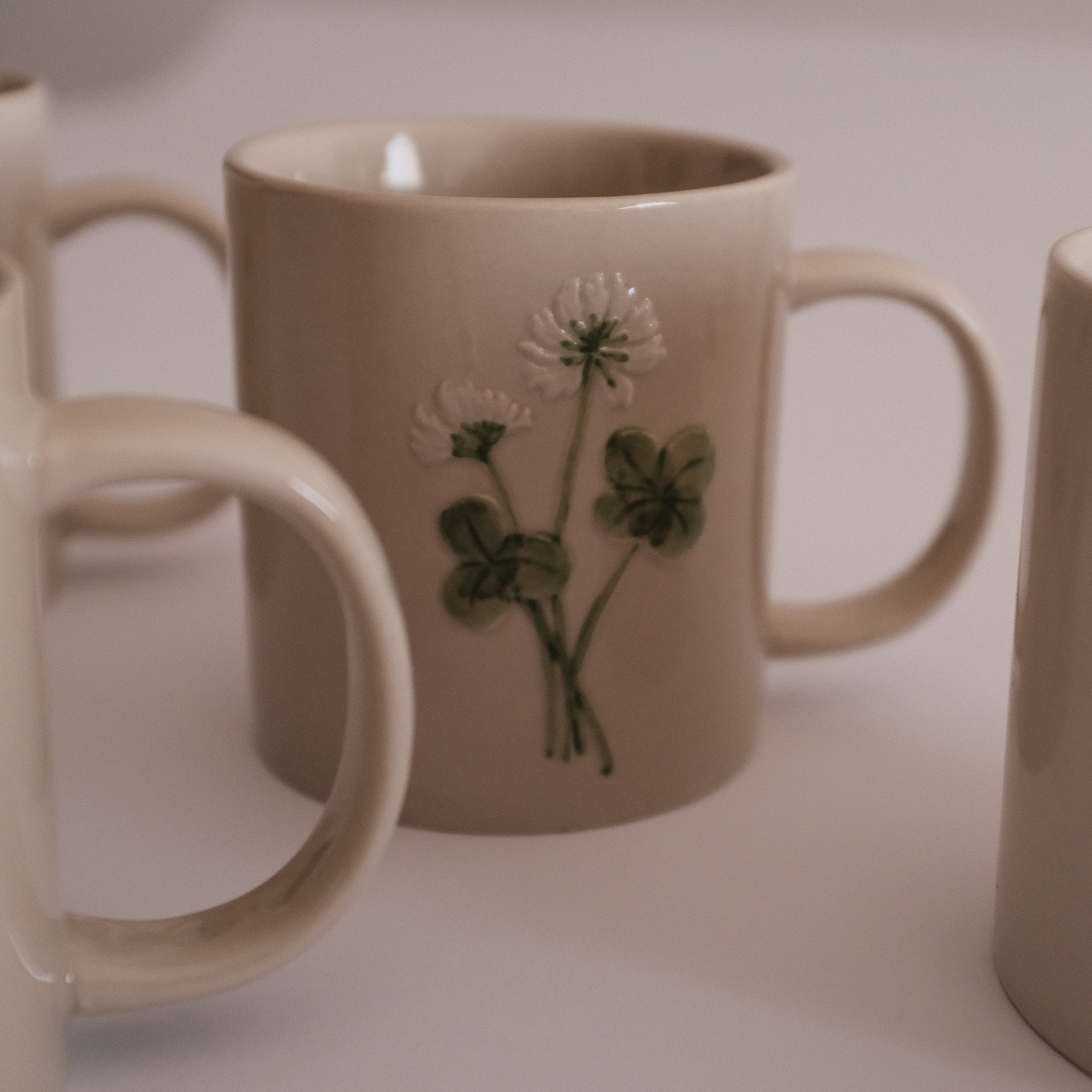 SUMMERIE Rustic Charm Whimsical Floral Chrysanthemum Relief Ceramic Mug