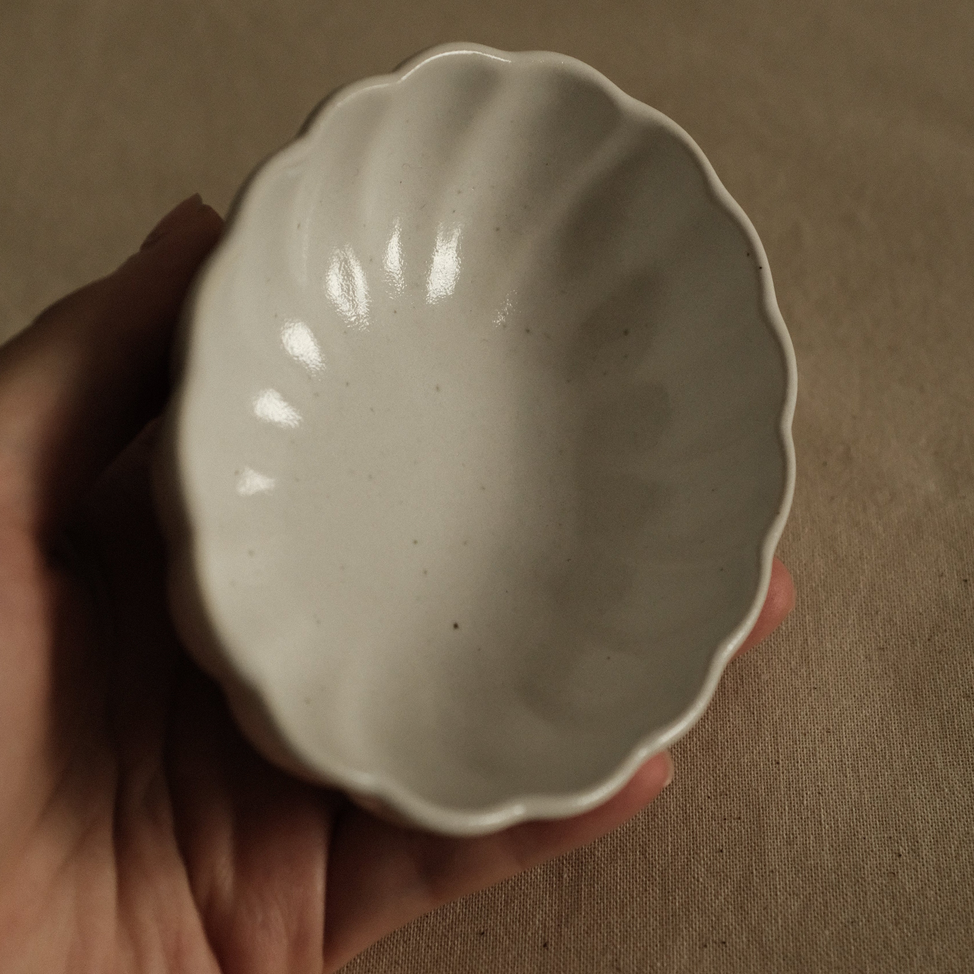 East Table Dolce Chrysanthemum Shape Yuki Snow White Small Bowl