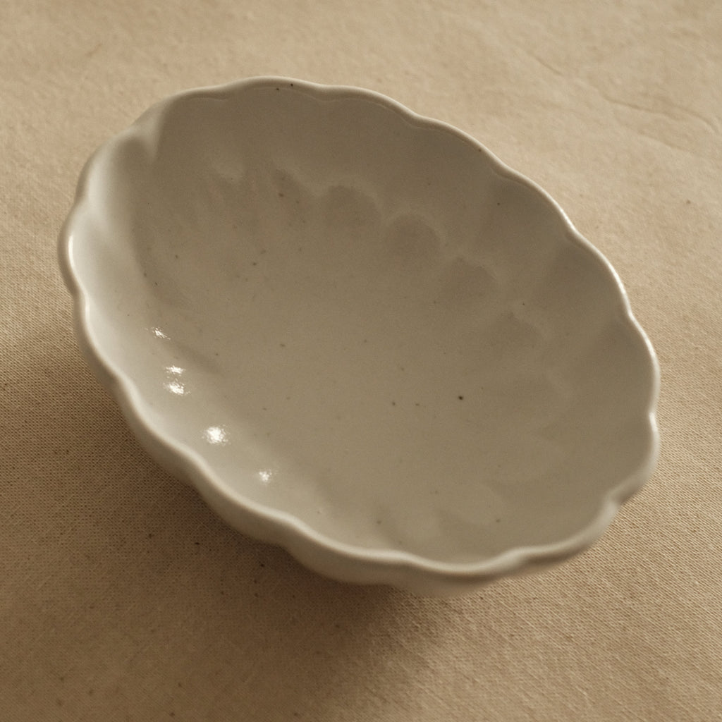 East Table Dolce Chrysanthemum Shape Yuki Snow White Small Bowl