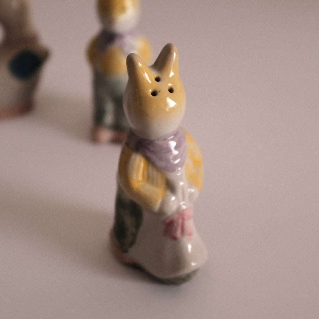 REYNARD Fox Handmade Handpainted Retro Ceramic Condiment Shaker Bottle