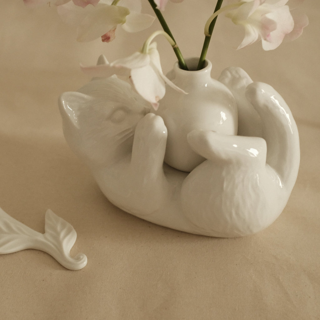 MIGNON Furry Cat with Small Ceramic Vase Reed Diffuser Bottle