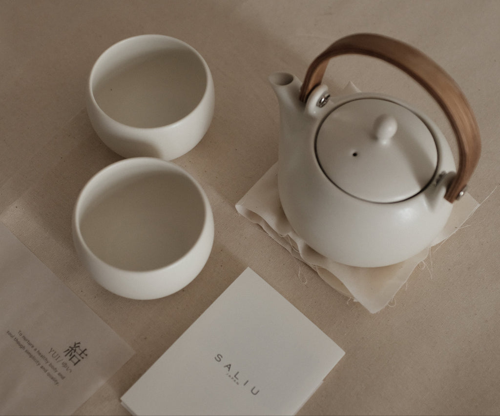 Saliu Japan Yui White Teapot Gift Set Minoware
